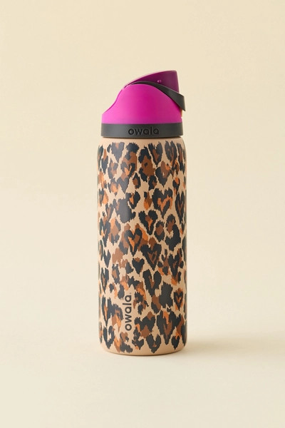 Owala UO Exclusive Wild At Heart FreeSip 32 oz Water Bottle | Urban Outfitters (US and RoW)