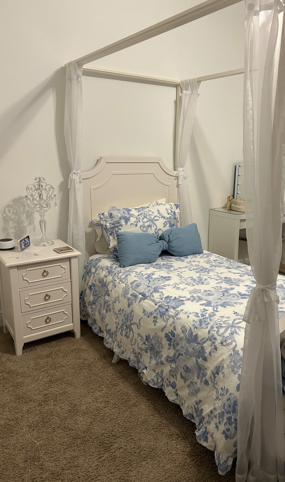 Kennedy’s new bedding😍💙

#loveshackfancy
#pbteen


#LTKmomlife #LTKHome #LTKKids