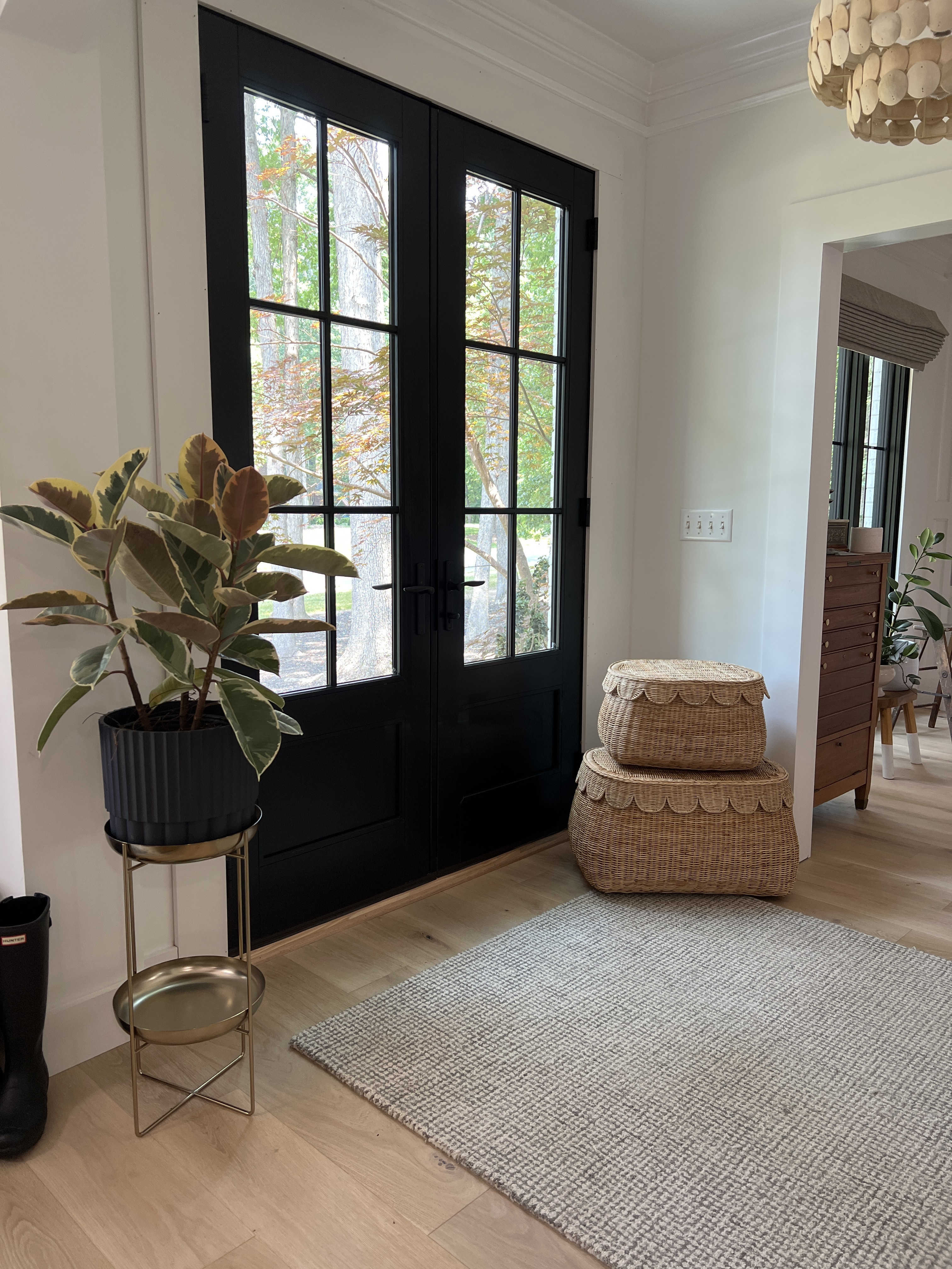 Scalloped Rattan Basket - Medium Pre-Sale | Auden & Avery