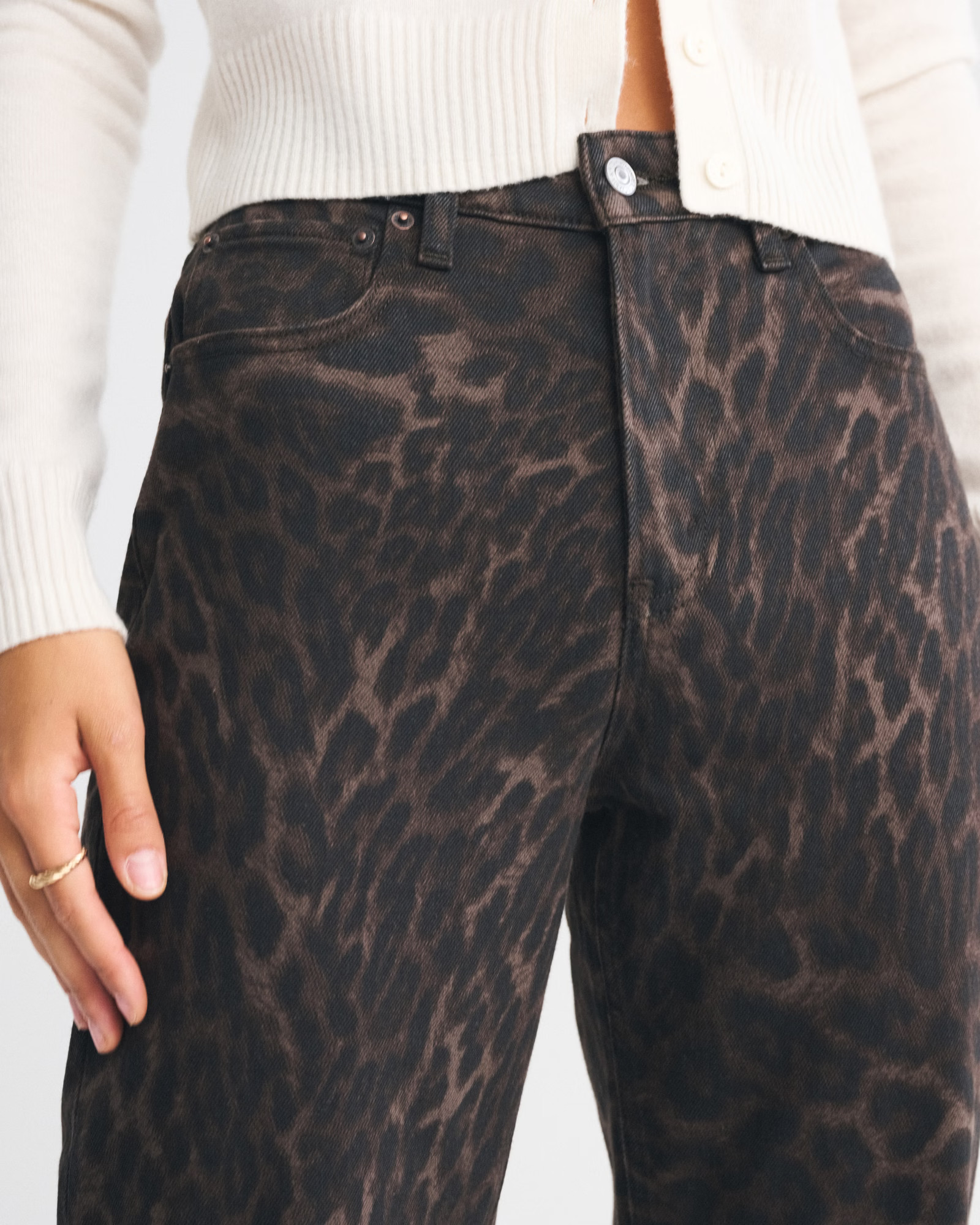 Curve Love Mid Rise Bootcut Frayed Hem Jean | Abercrombie & Fitch (US)