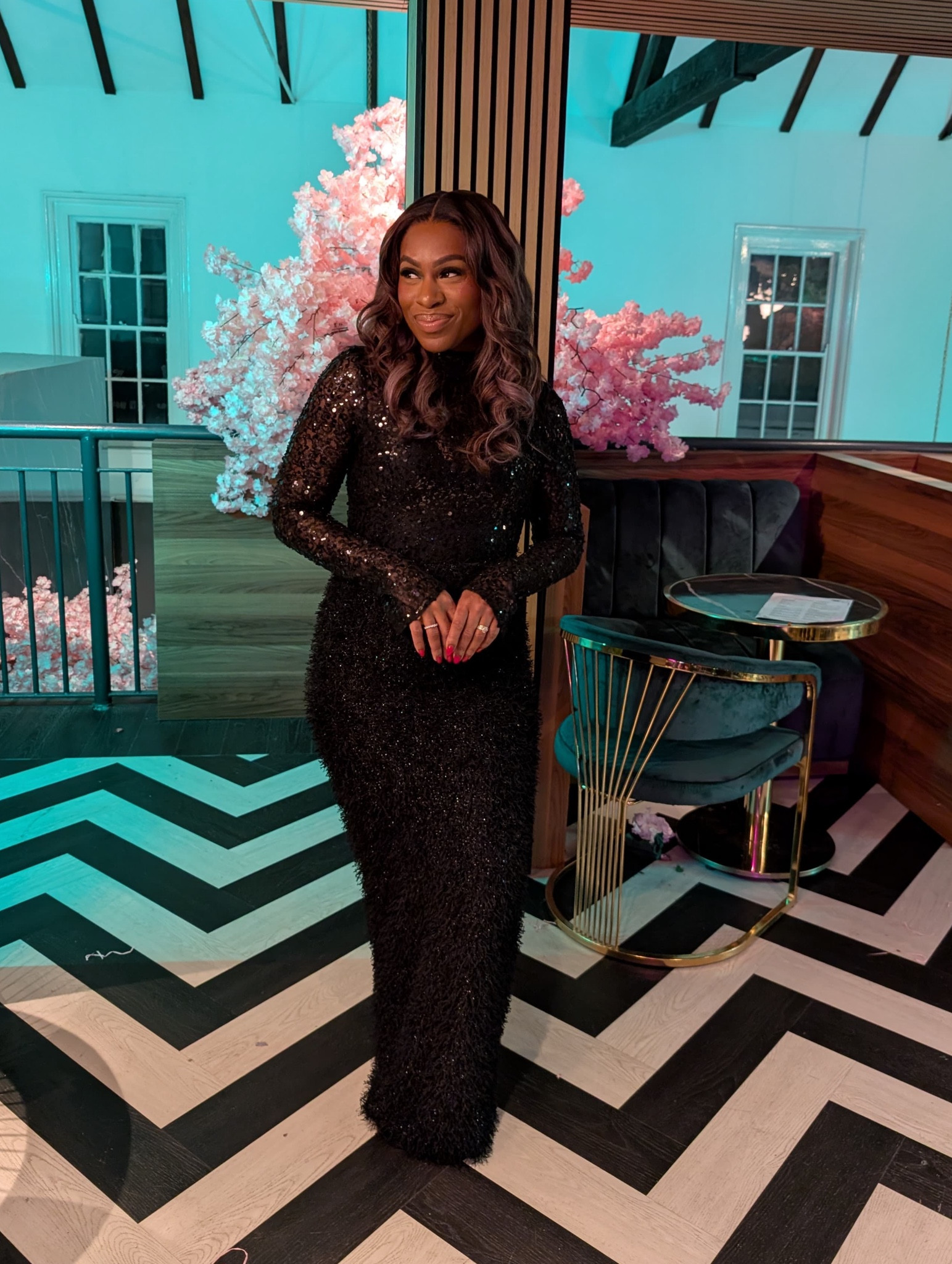 Of course I wore all black to host my Friendmas🎄🖤 

#LTKeurope #LTKfindsunder50 #LTKSeasonal