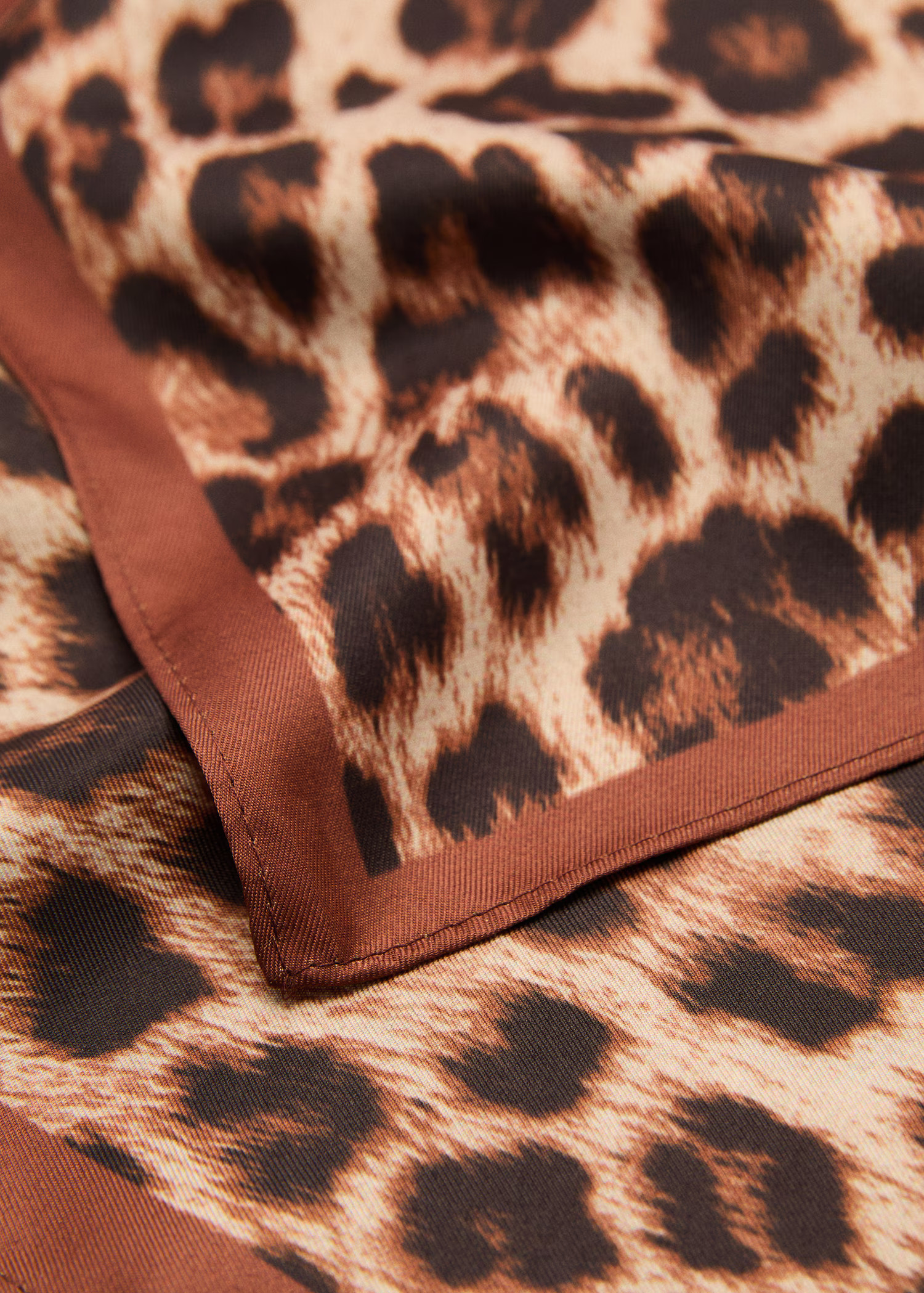 Leopard printed scarf - Women | MANGO USA | Mango (US/MX/AU)