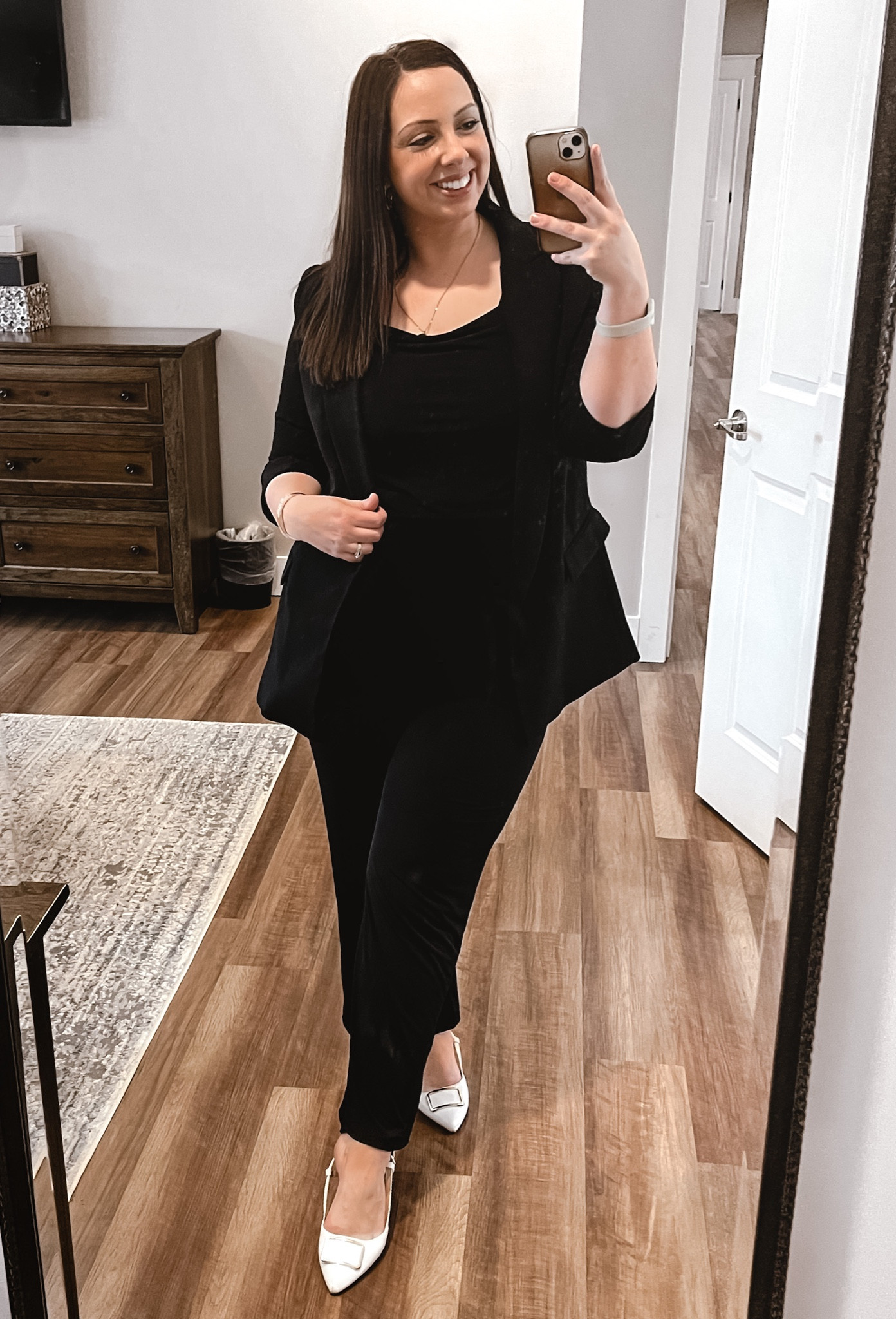 Another #blackworkoutfit 🖤 loving this black jumpsuit!!! My exact one is a thrifted Calvin Klein but I’ve linked similar!!! 🖤


#workwear #workoutfit #officeoutfit #officewear #allblack #neutraloutfit #neutralworkwear #curvy #midsize #midsizeoffice #professional 

#LTKworkwear #LTKunder100 #LTKunder50