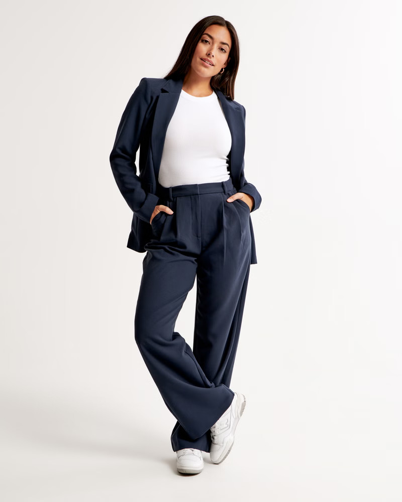Women's Curve Love A&F Sloane Tailored Wide Leg Pant | Women's Bottoms | Abercrombie.com | Abercrombie & Fitch (UK)