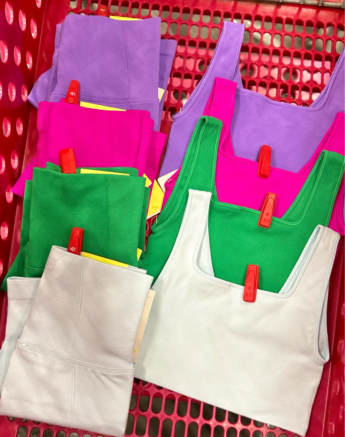 Summer vibes just got stronger with this new All in Motion activewear collection😍 There are even more different styles in the same color family making it easy to mix and match to your liking💖