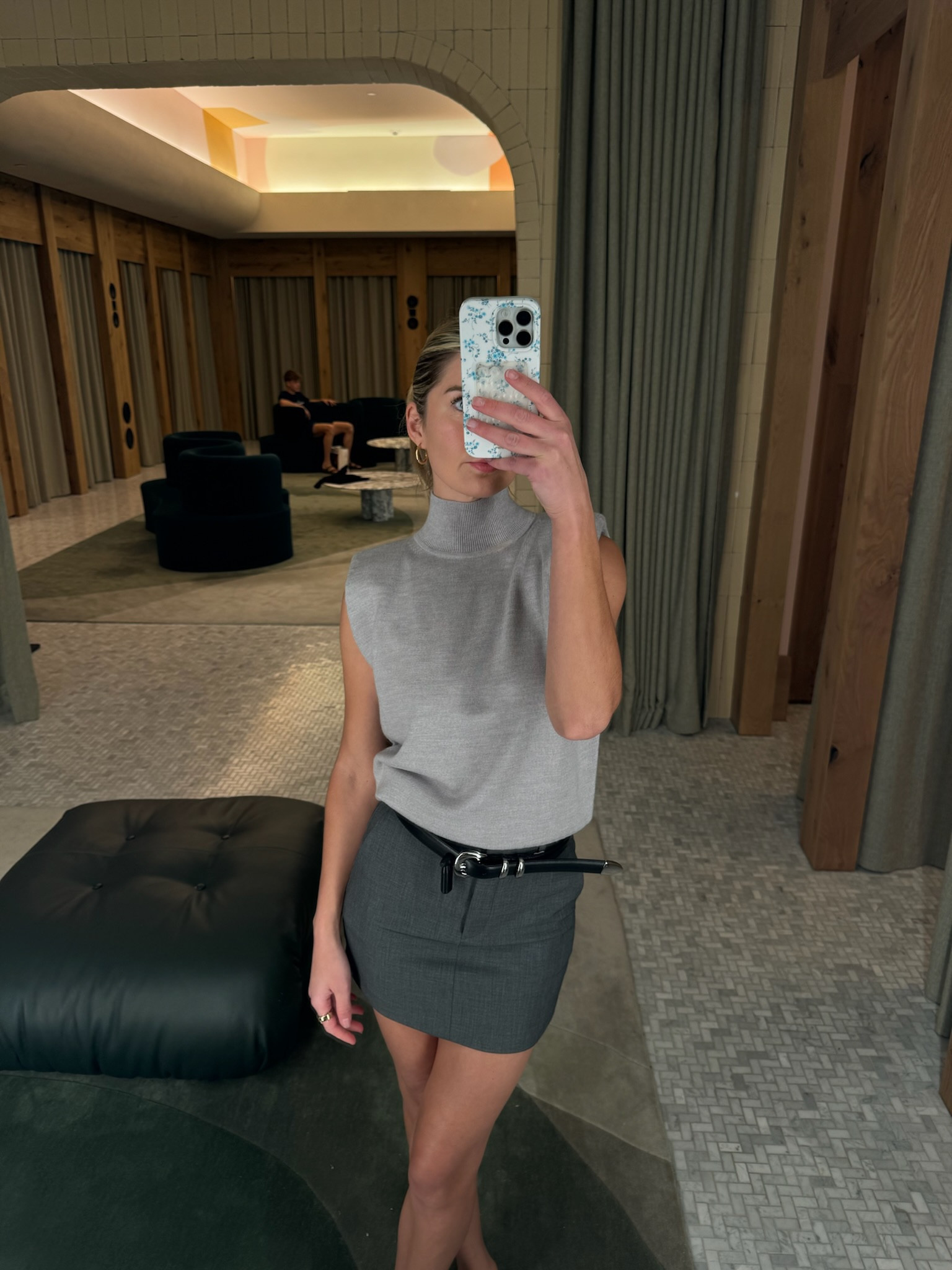 Aritzia Try On Haul!! This is the perfect t fall chic look!! 
Wearing xs top and 00 skirt 

aritzia, try on haul, fall fashion, trendy fashion, aritzia too, aritzia jeans, aritzia fashion, chic style 

#LTKStyleTip