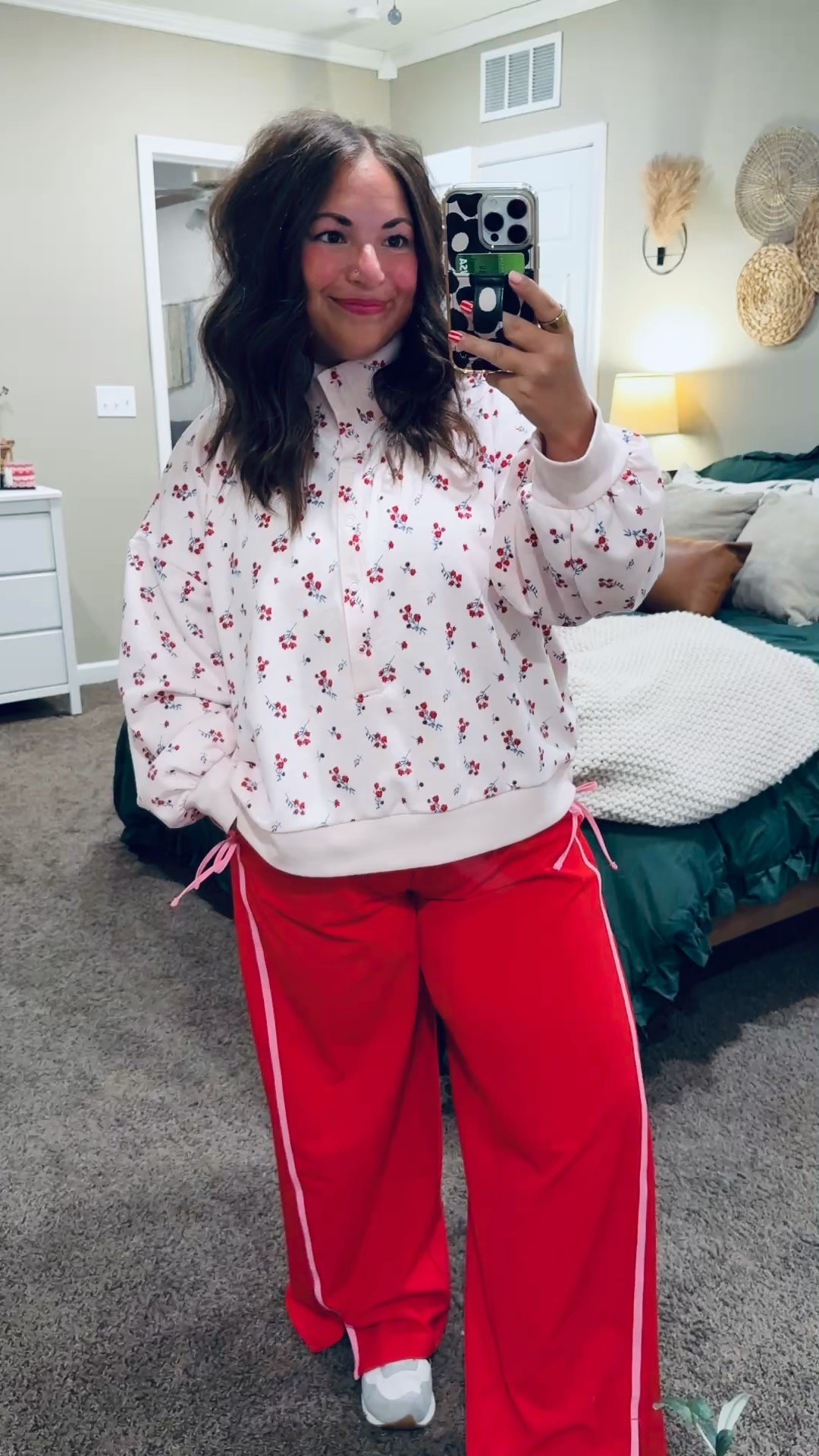 Target athleisure is having a moment 👟✨ These trending pieces are comfy, flattering, and perfect for everyday wear!

sneakers: wearing kids size, but linking women’s below!
pants: fit oversized // wearing a large
quarter snap: fits small // wearing an XL (fits like a large) 

 

#LTKootd #LTKMidsize #LTKFindsUnder50