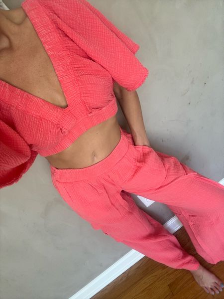 The linen set of my dreams! These pants are actually cargo pants, but like a light linen material and come in so many cute colors. I ended up getting the pink with the matching top for spring summer. I thought it was so fun wearing a size extra small and they’re on sale today.

#LTKstyletip #LTKfindsunder100 #LTKfindsunder50