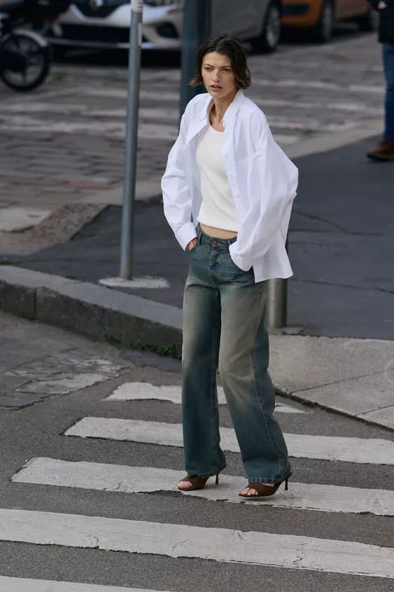 Z1975 MID-RISE STRAIGHT LOOSE FIT JEANS | Zara Canada