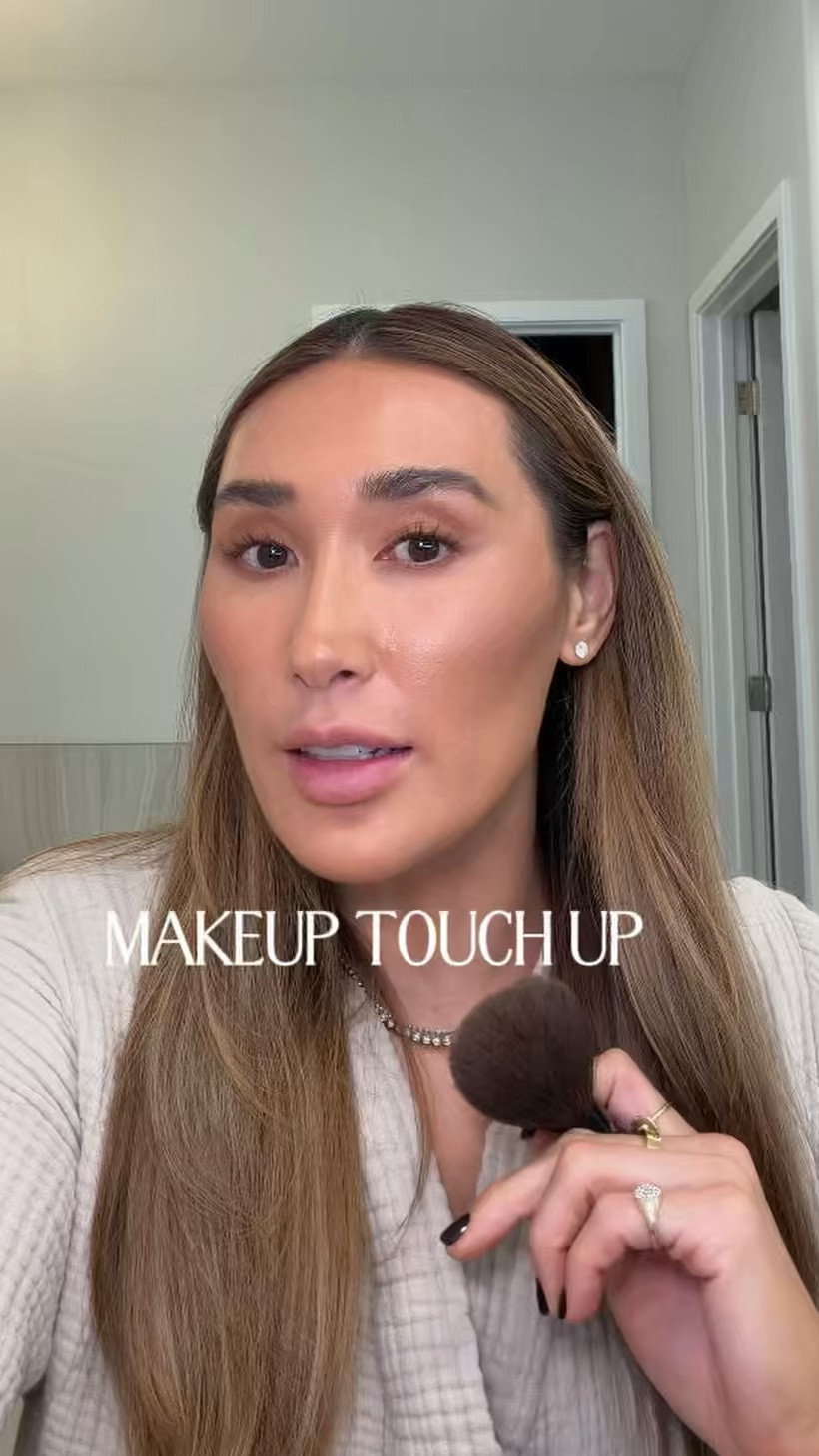 Makeup touch up 

powder: honey 
bronzer: almafi
blush: toffee 
bronze pallete: ambient lighting II 
gloss: banana milk

#LTKgrwm #LTKBeauty