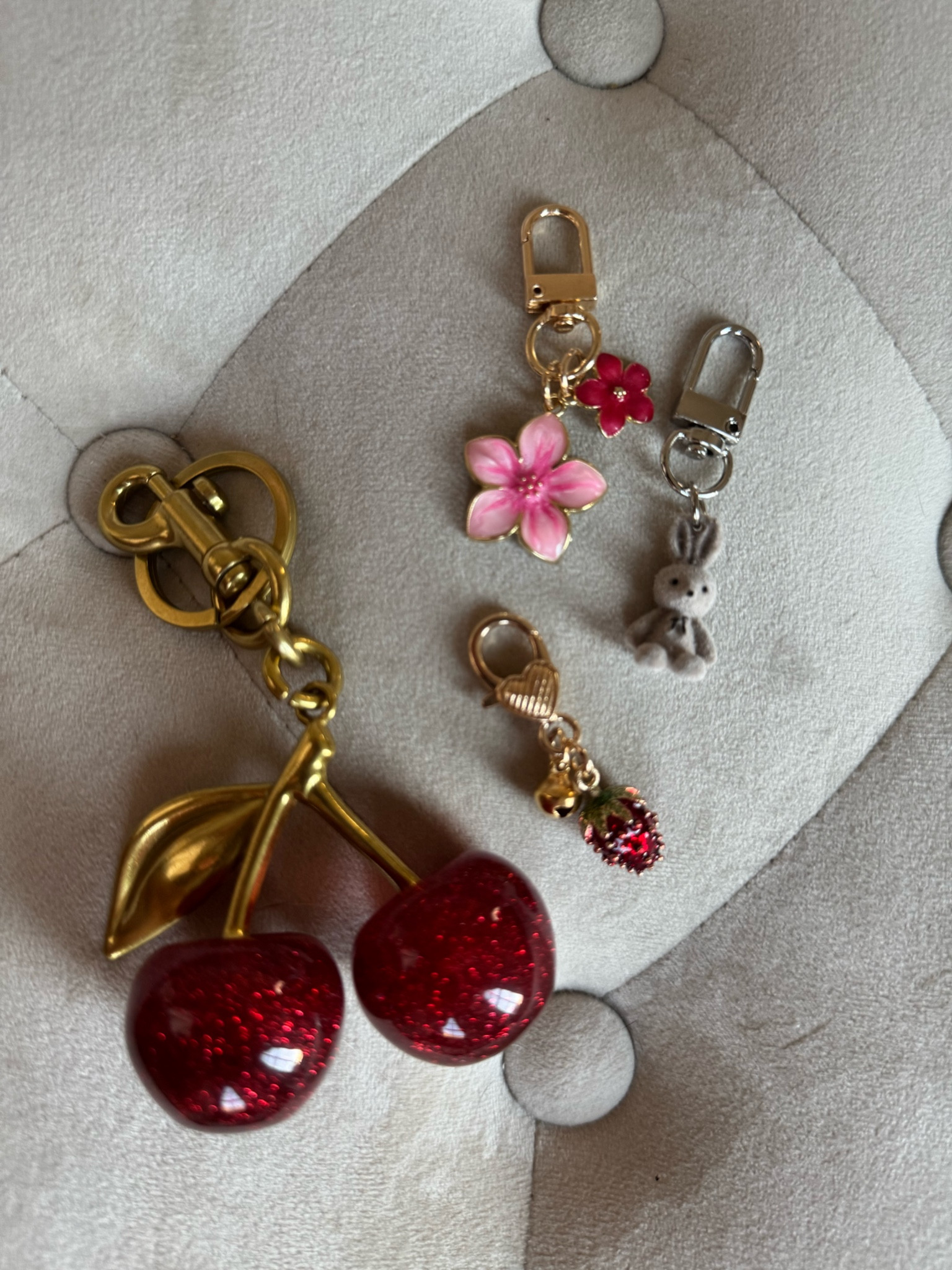 cute keychains!! 🌺🐰
