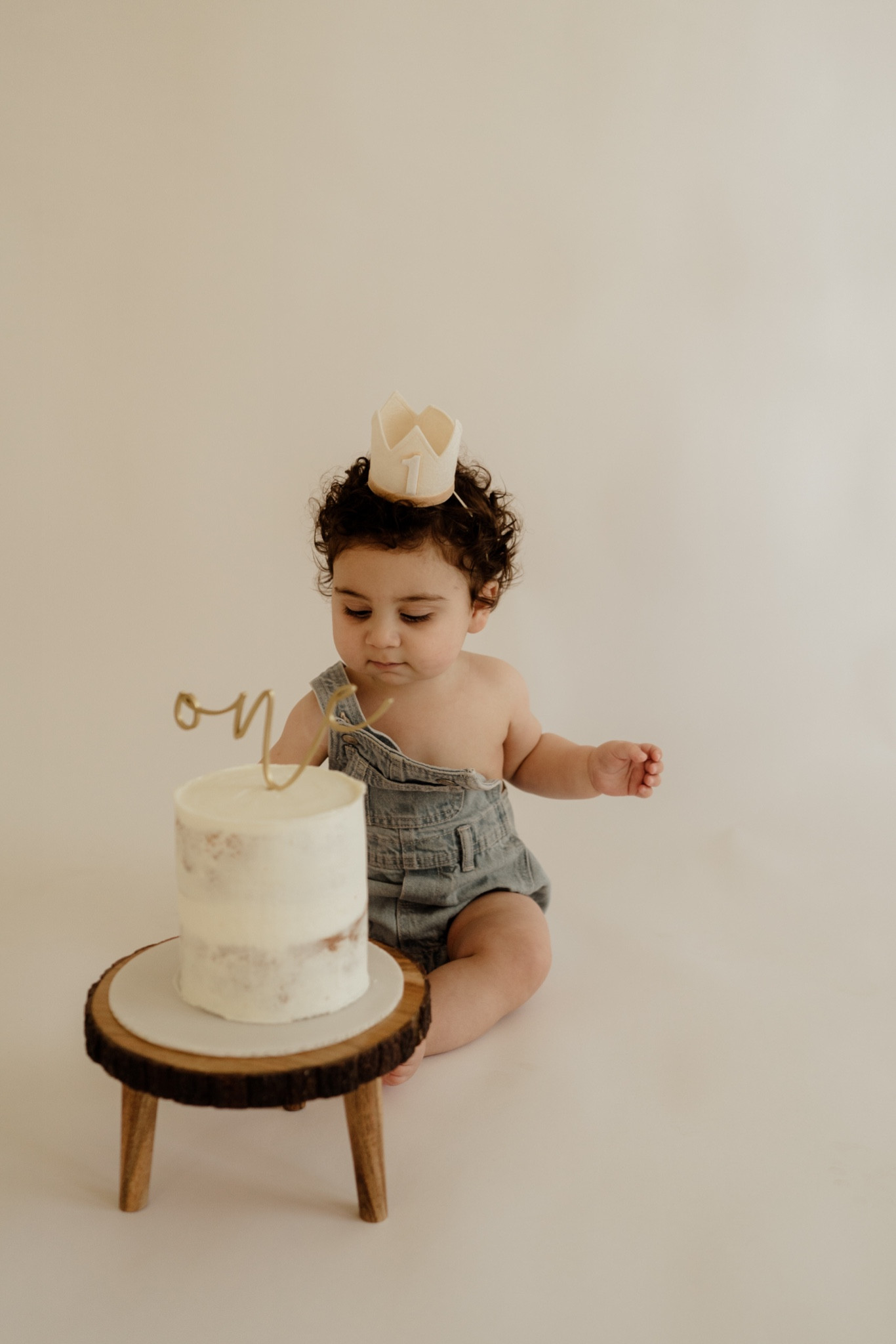 Baby boy—cake smash🫶🏻 

Denim Romper: Old Navy 12-18M (gender neutral) 
Birthday Crown + Cake Topper: Etsy 
Cake Stand: Marshall’s $12.99 (not available online) linked similar🤍 

#firstbirthday #cakesmash #cakesmashphotos #cakesmashoutfits #babyboy #baby #babyboycakesmash #cakesmashideas #cakesmashdecor #cakesmashoutfitideas #baboystyle #babyboystyletip #babygirlcakesmash #babybygirloutfits #oldnavybaby #oldnavykids #oldnavysale #etsyfinds #etsycaketopper #estybirthdaycrown #firstbirthdaycrown #firstbirthdayoutfits #firstbirthaycaketopper #birthdaydecor #birthdayinspo #firstbirthdsyinspo #firstbirthdayphotos #kids #toddler #outfits #ltkfind #ltkkids 

#LTKbaby #LTKstyletip #LTKfamily
