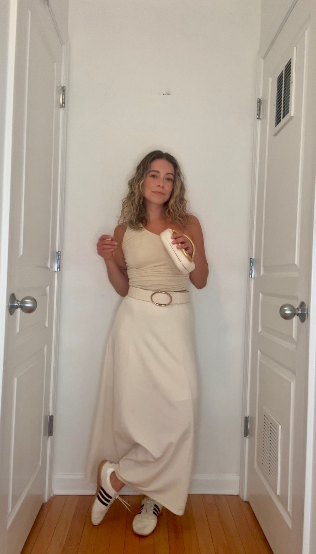 Sarah Wasilak’s outfit from Dinner for Shoes episode 77, Wrong Shoe Theory

Top: Cider
Skirt: Cider
Shoes: Adidas X Bad Bunny
Bag: Zara
Earrings: Missoma
Anklet: Rellery


#LTKStyleTip #LTKShoeCrush #LTKPetite