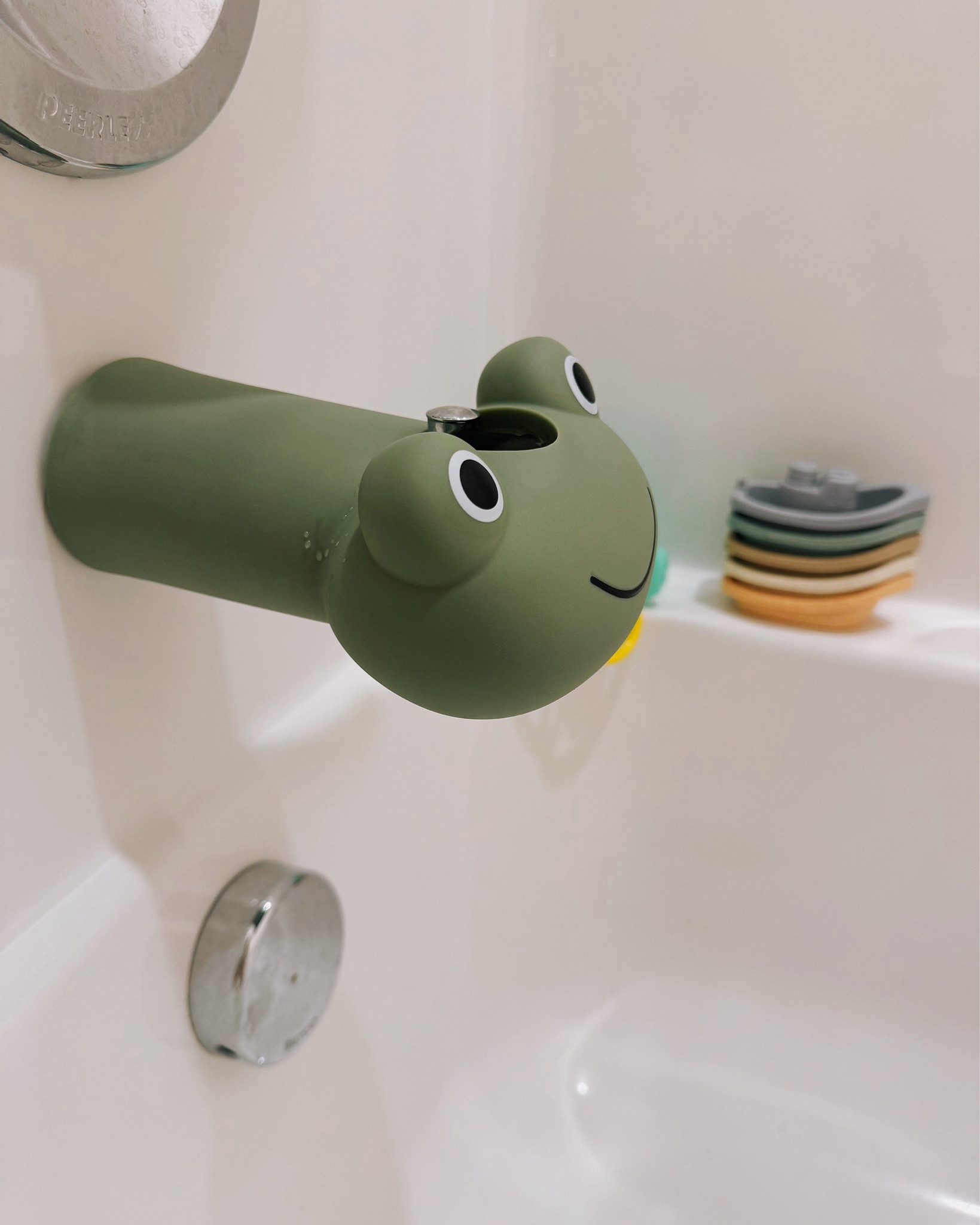 target bullseye bathtub faucet cover! so cute and only $3! ellie got a ton of bath toys for christmas, i linked all that’s shown 💖 and yes i use a laundry basket so she doesn’t go sliding around the tub after her toys🤣 walmart for also $3 haha

#LTKFindsUnder50 #LTKGiftGuide #LTKBaby