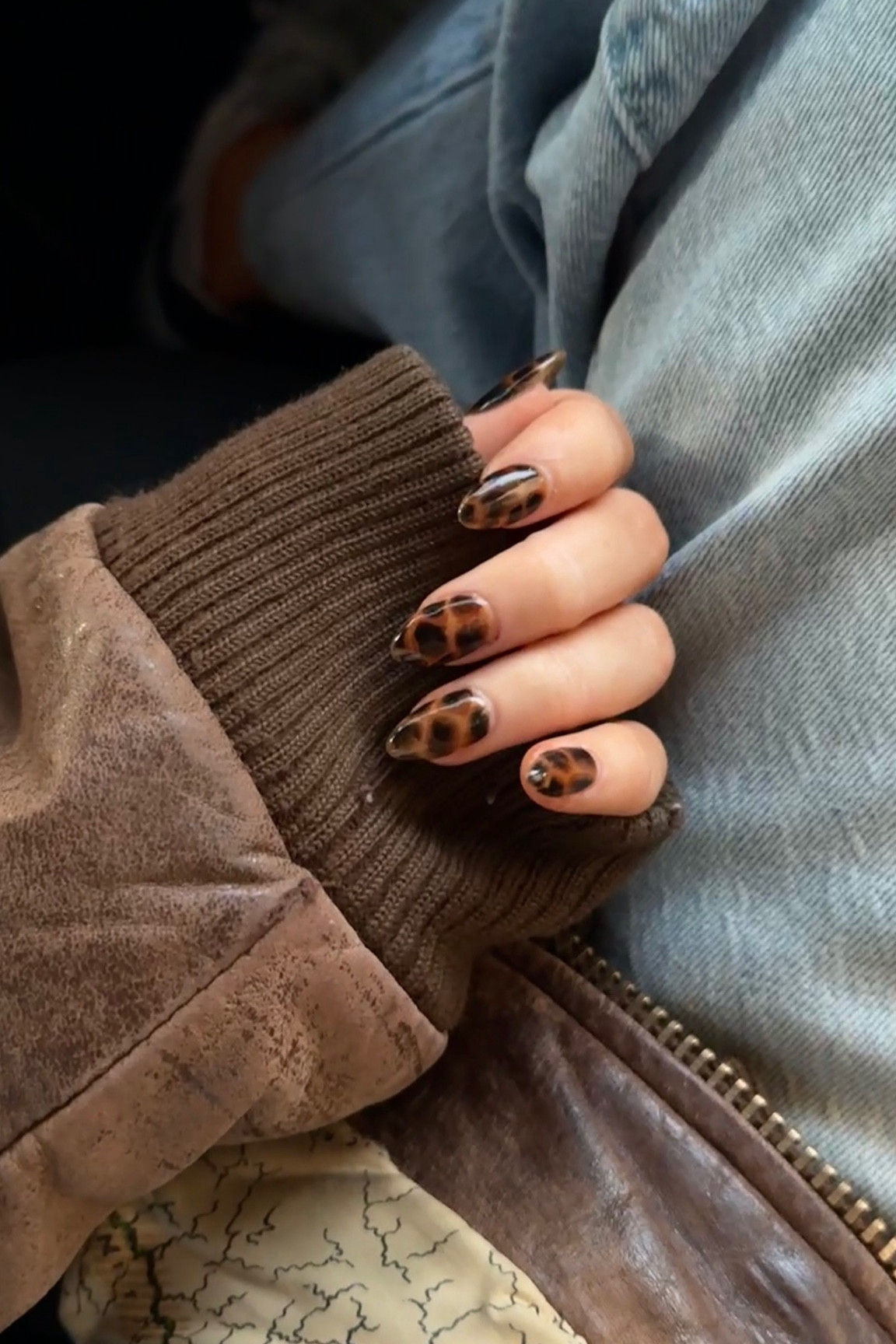 Tortoise gel nails — the trick was to use blooming gel! I linked everything we used at the nail salons for my at home manicure girlies 