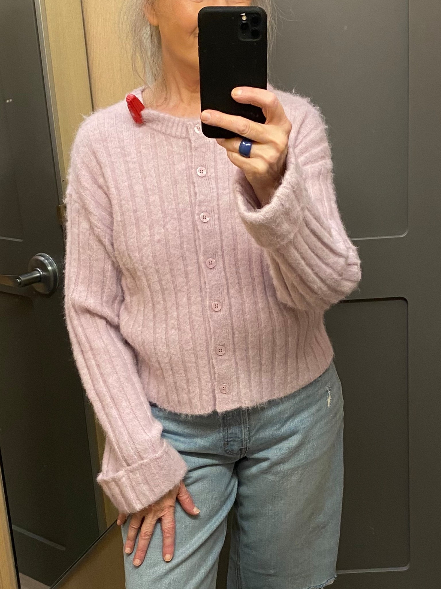 They put the sensor tag in such a flattering place 😂 oh my this sweater doesn’t get justice on this pic. Wearing a medium but a small would of been better in this sweater. The color is a soft lavender, looks high end, can be used as a cardigan!! Looks pink but a gorgeous shade of lavender!! 💜

#LTKOver40 #LTKSeasonal #LTKWorkwear