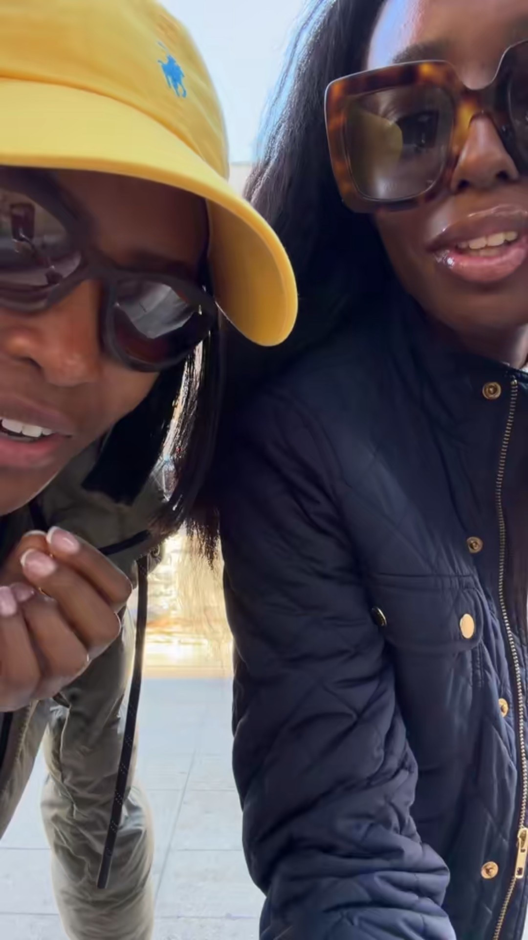 Morning coffee run fit 

Casual outfit | puffer | track pants 