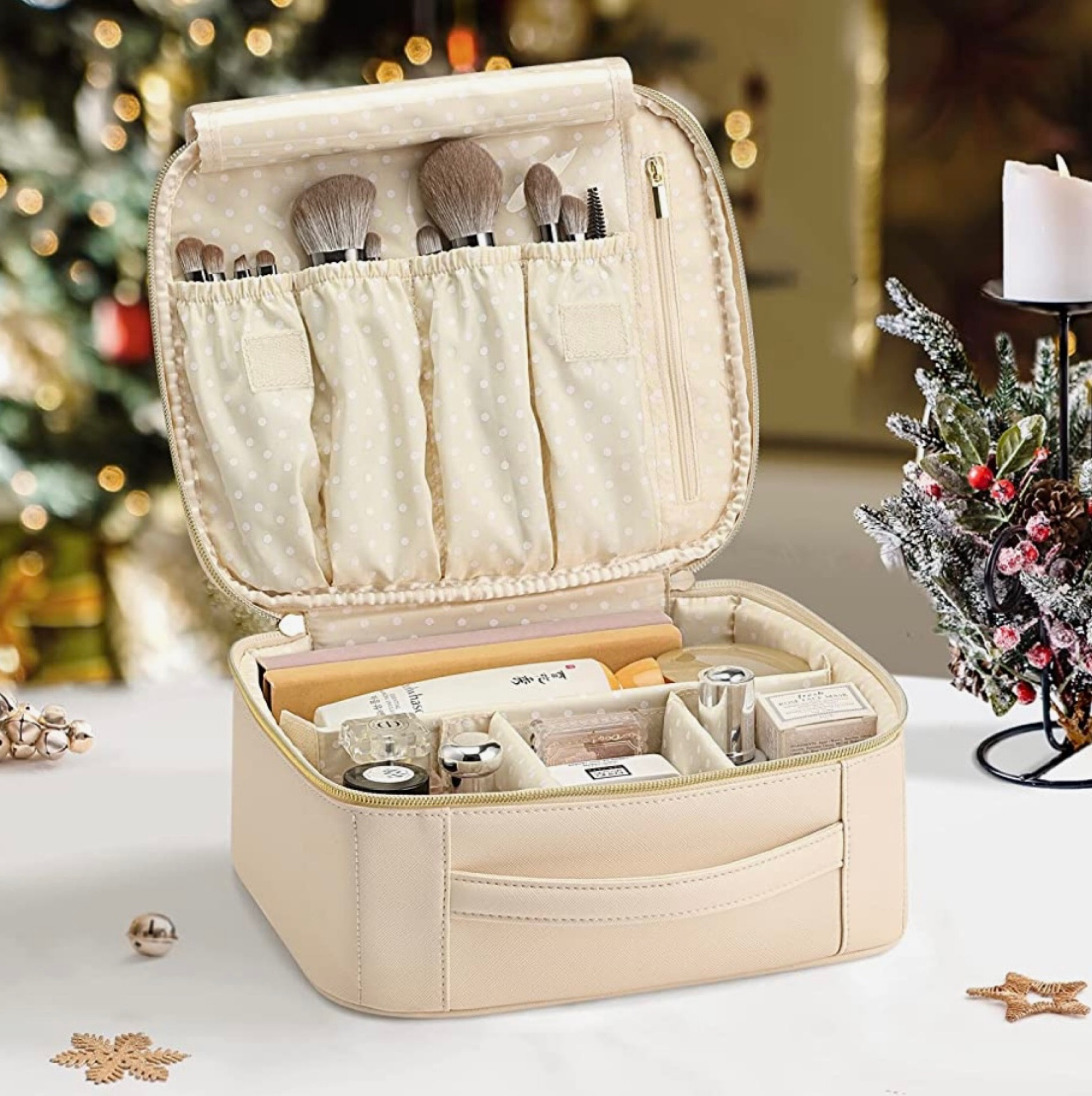 THE BEST MAKEUP BAG🙌🏾

#LTKbeauty #LTKitbag #LTKsalealert