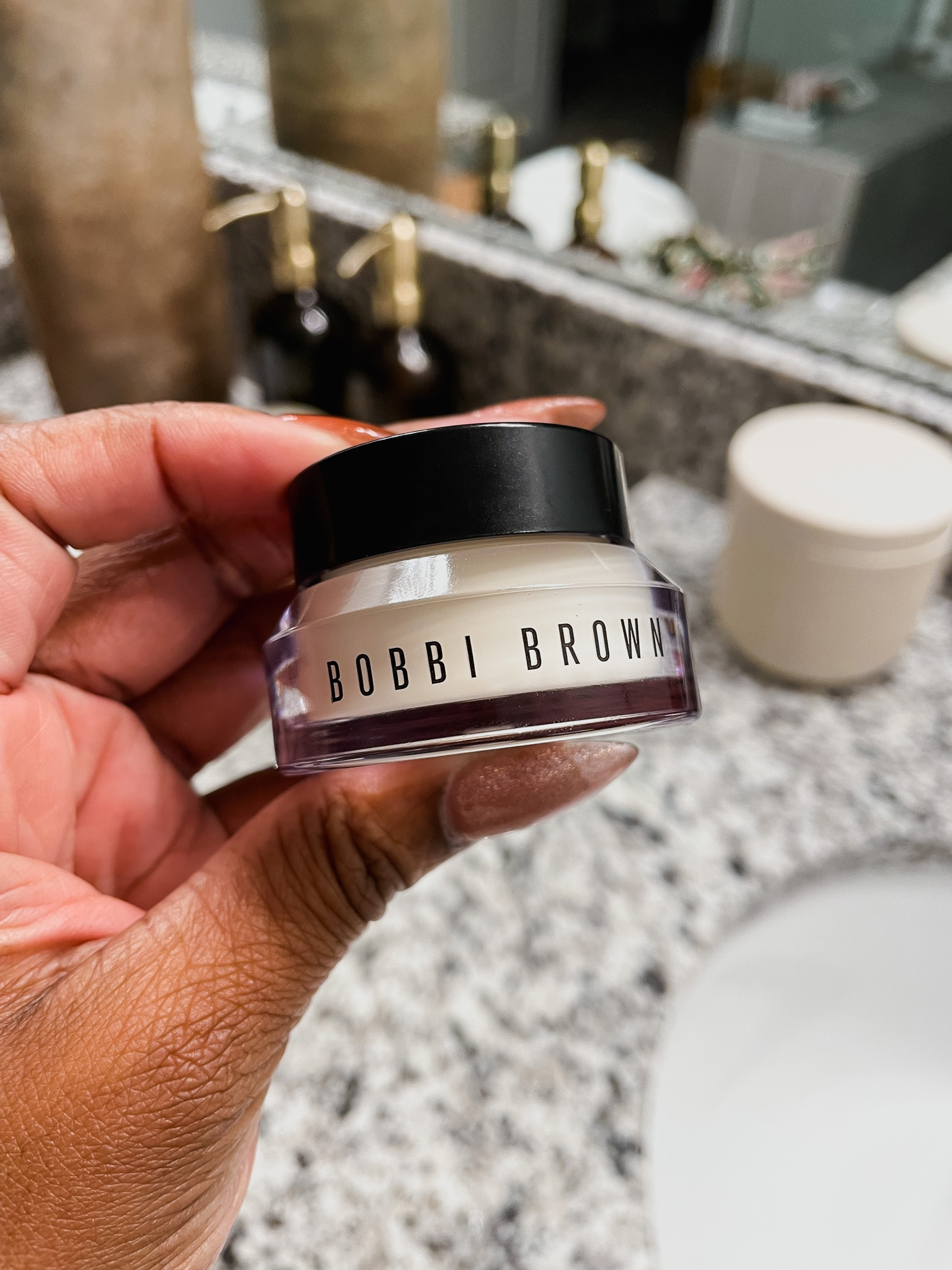 The best moisturizer for makeup 🫶🏾
#bobbibrown #makeup #makeupprimer #bestmoisturizer #skincare