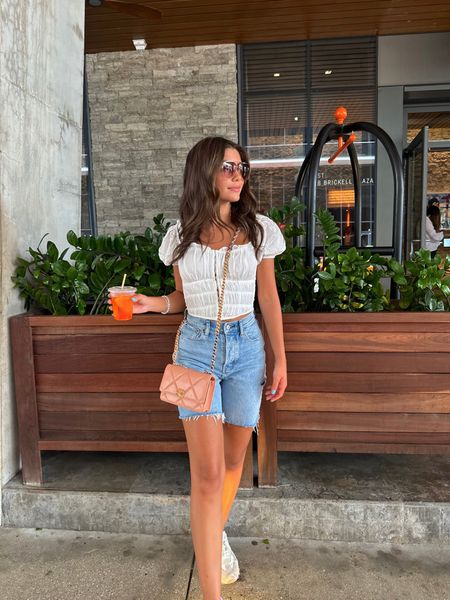 Love the length of these Abercrombie shorts! This is the perfect summer outfit 🤍 I’m in a size 24, top is XS 



Abercrombie denim 
Long Jean shorts
Summer outfit 
Dad shorts 
Casual outfit 
Neutral outfit 
ASTR 
Miami 
Florida 
Style 
Trending 

#LTKtravel #LTKstyletip #LTKSeasonal