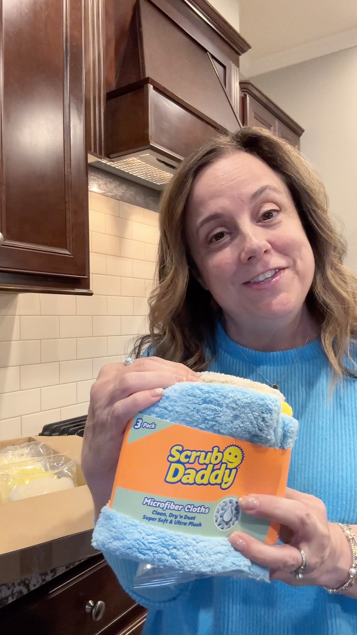 Let’s clean my dirty stove!

I’m using the Scrub Daddy 10-piece set, which includes 10 Winter/Holiday themed scrub mommy sponges and a set of 3 scrub daddy microfiber cloths

@qvc
@scrubdaddy


#LTKGiftGuide #LTKHome #LTKmomlife