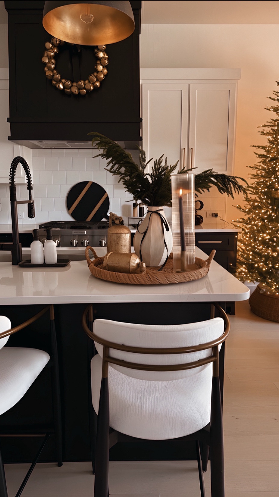 Less than 3 weeks till Christmas ⏳✨ Here are the décor pieces giving my space that modern cozy glow

#LTKHoliday #LTKHome #HolidayDecor #ChristmasHome #HolidayEssentials #CozyDecor #LTKFinds #LTKSale #HomeIns

#LTKHome #LTKHoliday #LTKSeasonal
