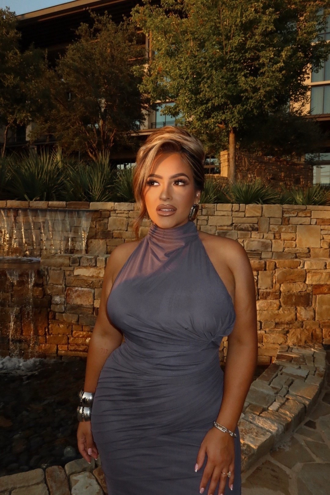 What I’d wear for a Valentine’s Day date night!

Halter dress, maxi dress, midsize style, curvy petite, women’s fashion, date night outfit, wedding guest dress

#LTKMidsize #LTKPetite #LTKootd