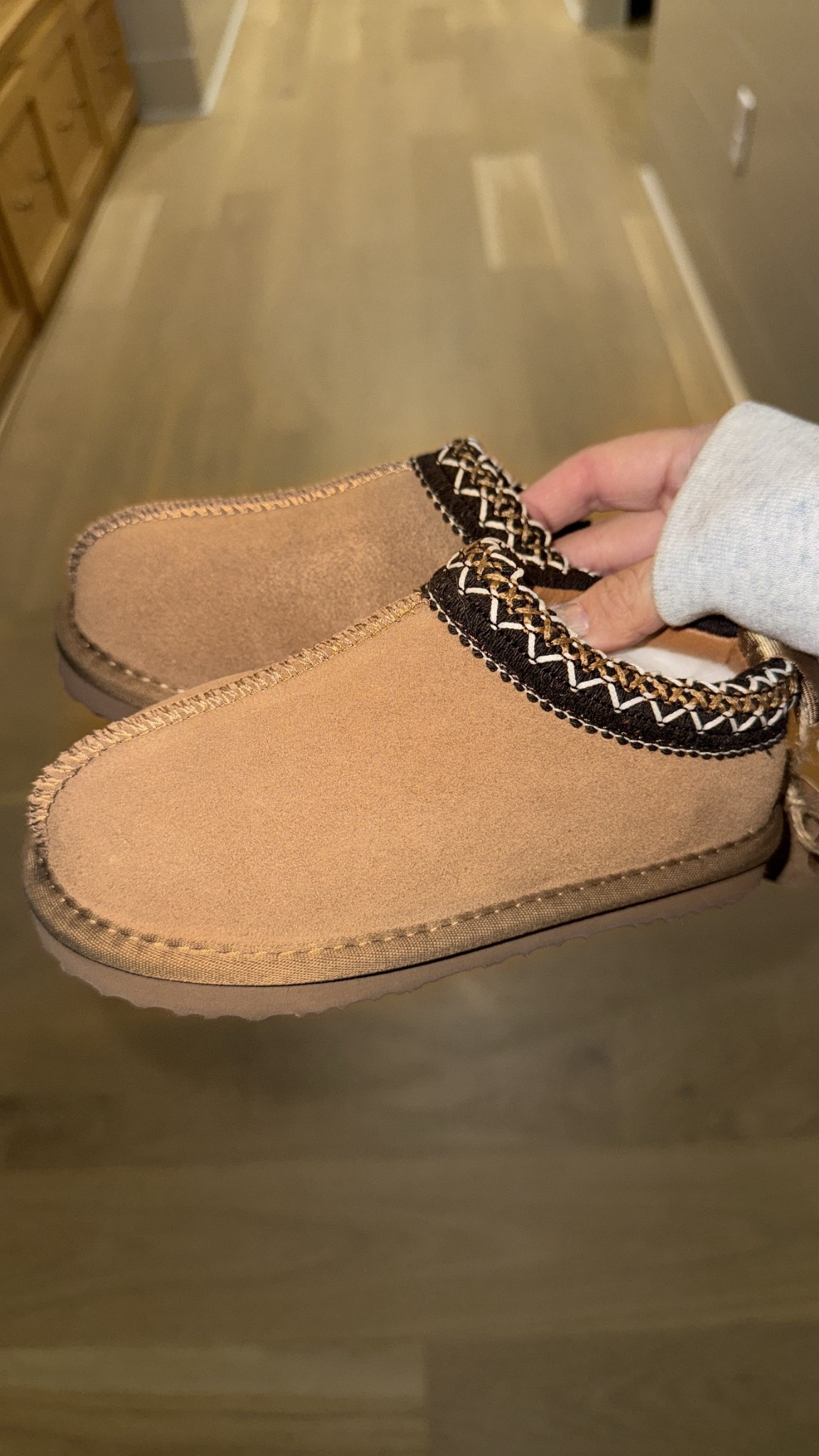 Mini Ugg tazz for Lawsy! Girls uggs slippers

#LTKGiftGuide #LTKHoliday #LTKKids