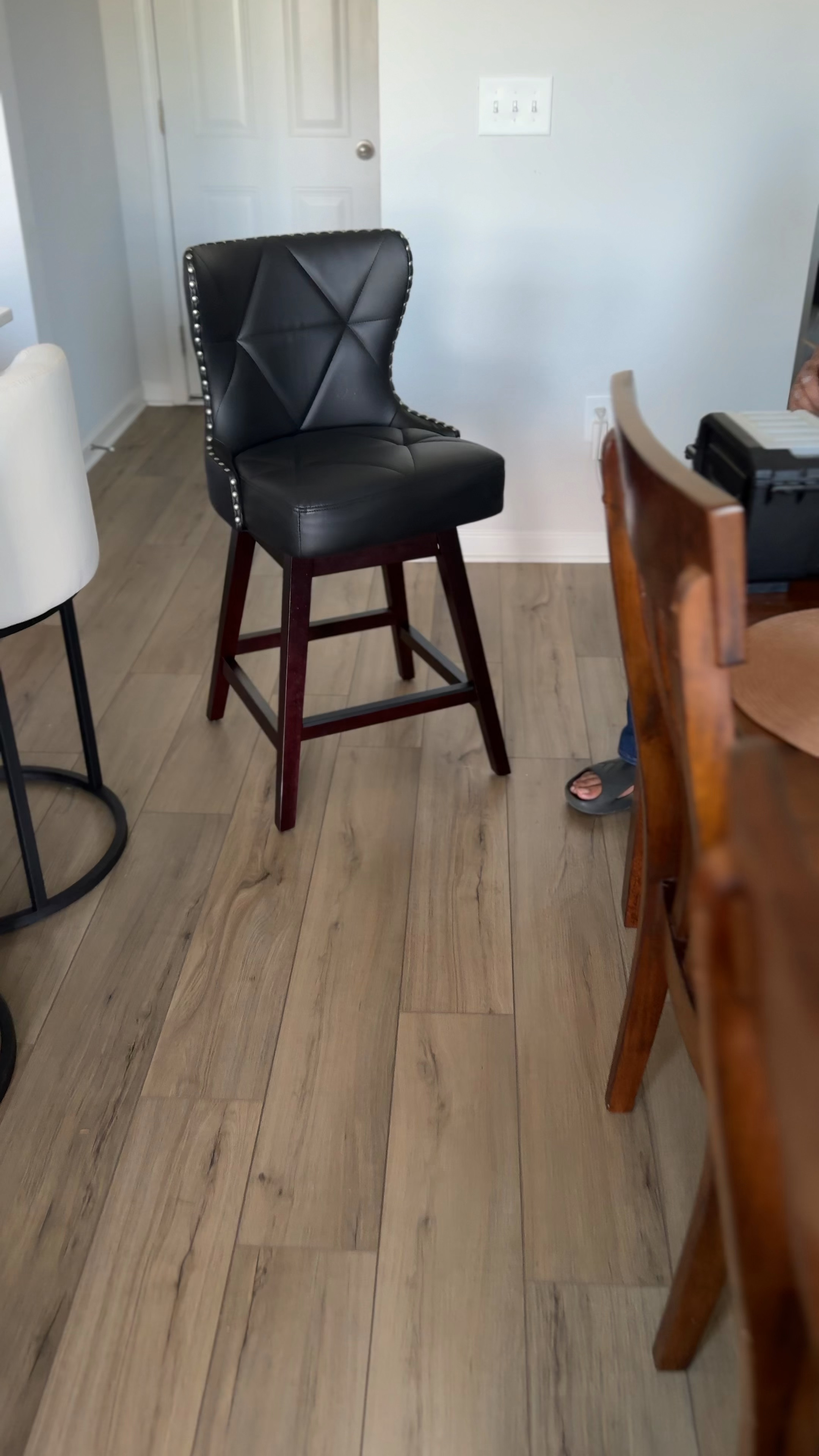 Got a new chair for work! Can you believe it’s from Home Depot!! It’s so comfortable too plus really cute and chic!