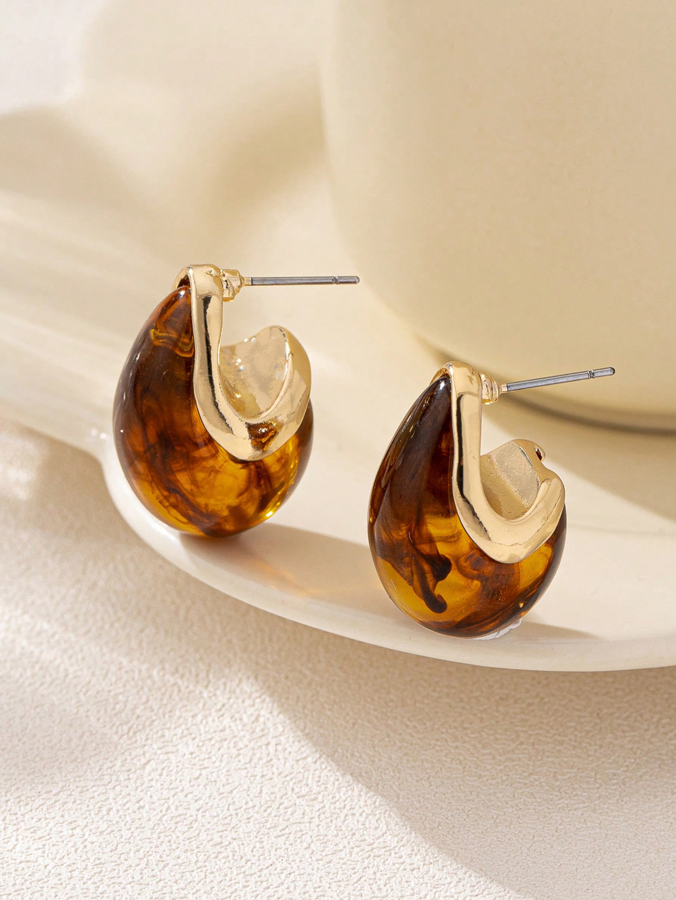 1pair Fashion Elegant Women Chunky Irregular Resin Stud Earrings, Suitable For Party And Daily We... | SHEIN