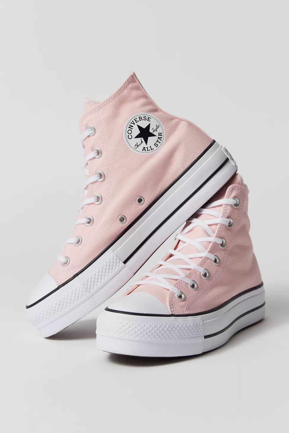 Converse Chuck Taylor All Stars Lift Platform Sneaker | Urban Outfitters (US and RoW)