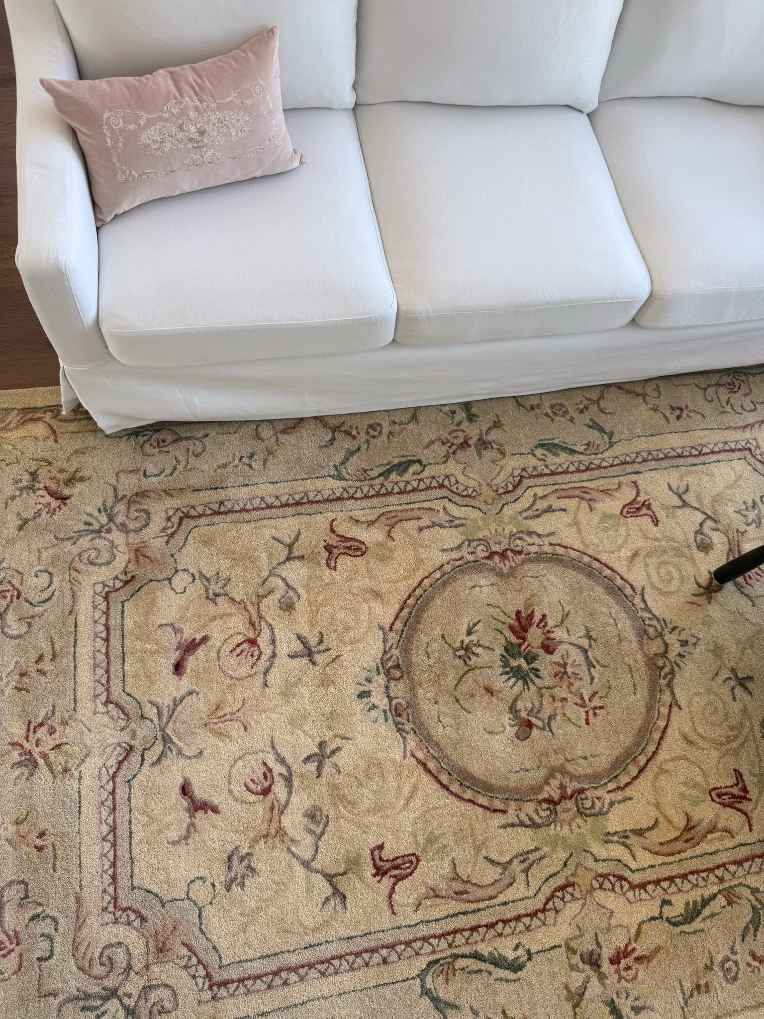 The dreamiest Livingroom rug 🤍

#homeinspo #rugs #interiorinspo

#LTKHome