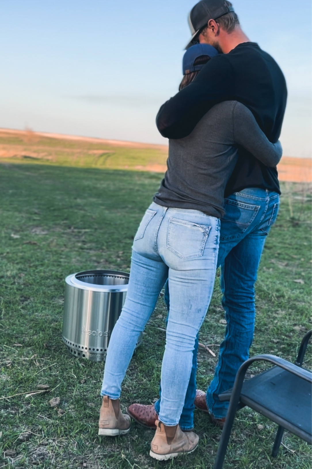 Ranch date nights are hard to come by. This is the perfect outfit for riding horse and a bonfire 🫶🏼