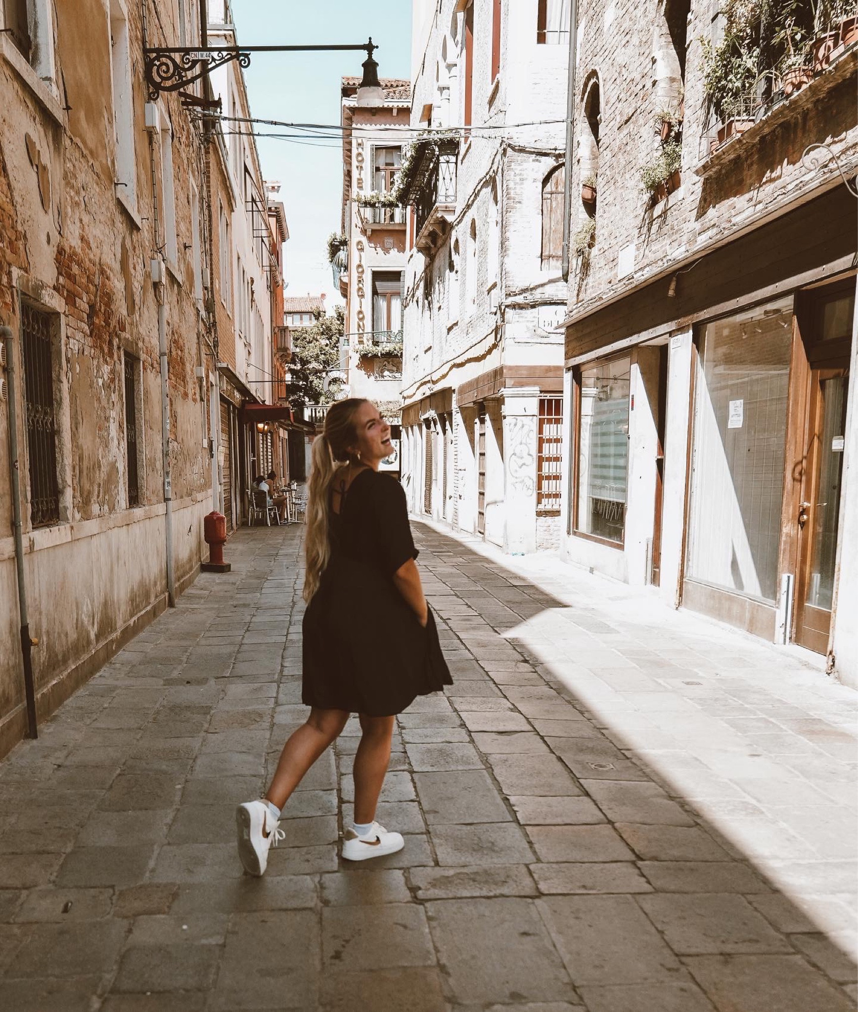 ASO: IG
dress: Medium
sneaker: men’s 6 (= a women’s 7.5)

What to wear for a day in Venice, Italy, travel outfit inspo, Italy outfit ideas

#LTKtravel #LTKstyletip #LTKeurope