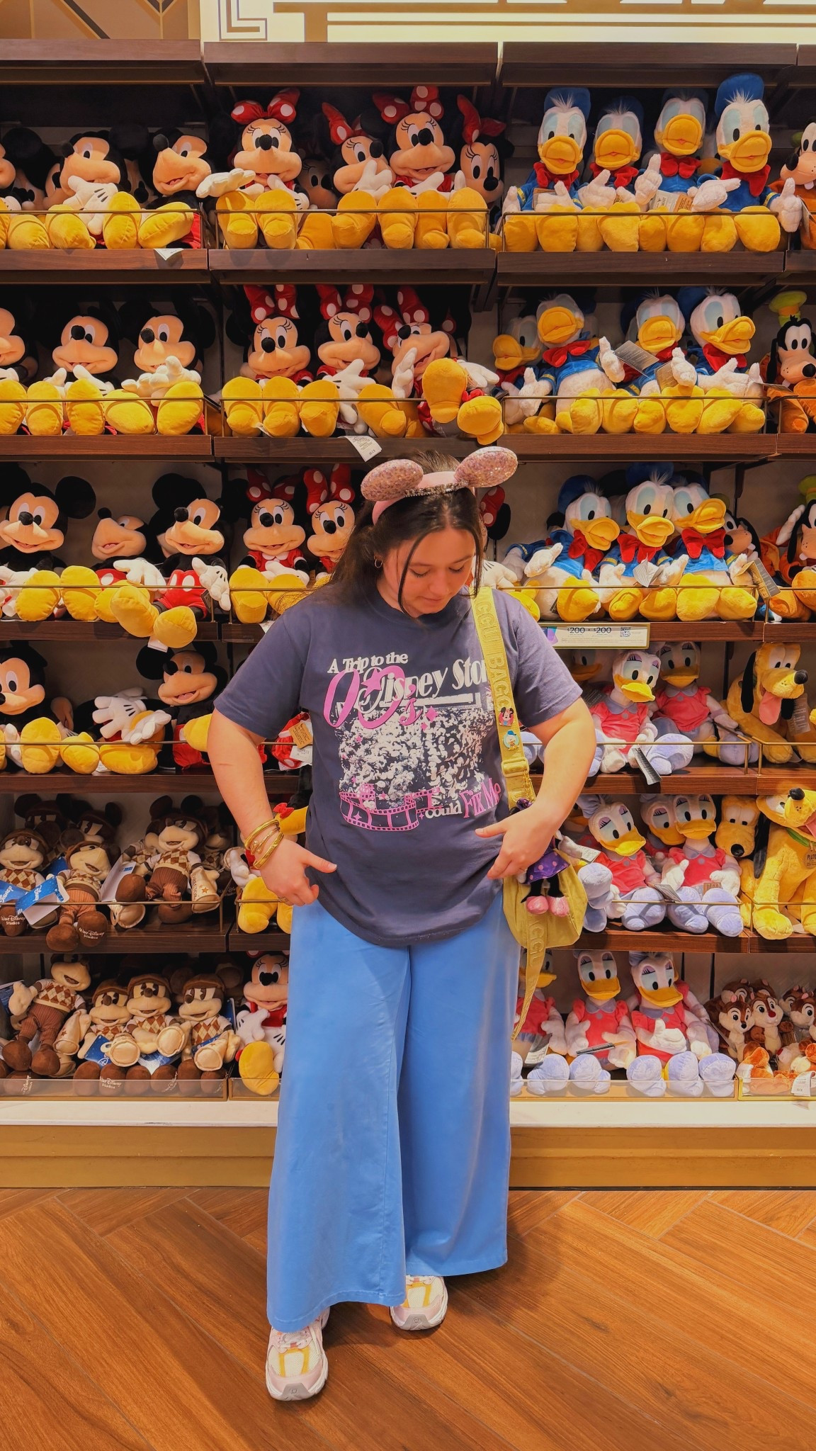The perfect outfit for a Disney shopping dayshop

#LTKTravel #LTKdayinmylife #LTKootd