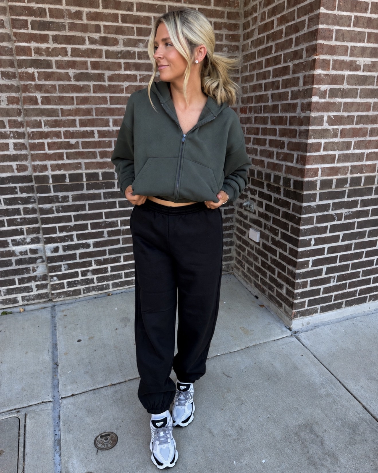 New FALL pieces from @Vuori US obsessed with their new Restore collection! Perfect for every day wear, lounge, travel. ￼ Wearing a small and the zip hoodie and army green, and a small in the jogger, sweatpants and black! #vuoripartner

New customers can use code SHERIDEN20NEW for 20% off their first purchase! Expires 9/19 at midnight PST