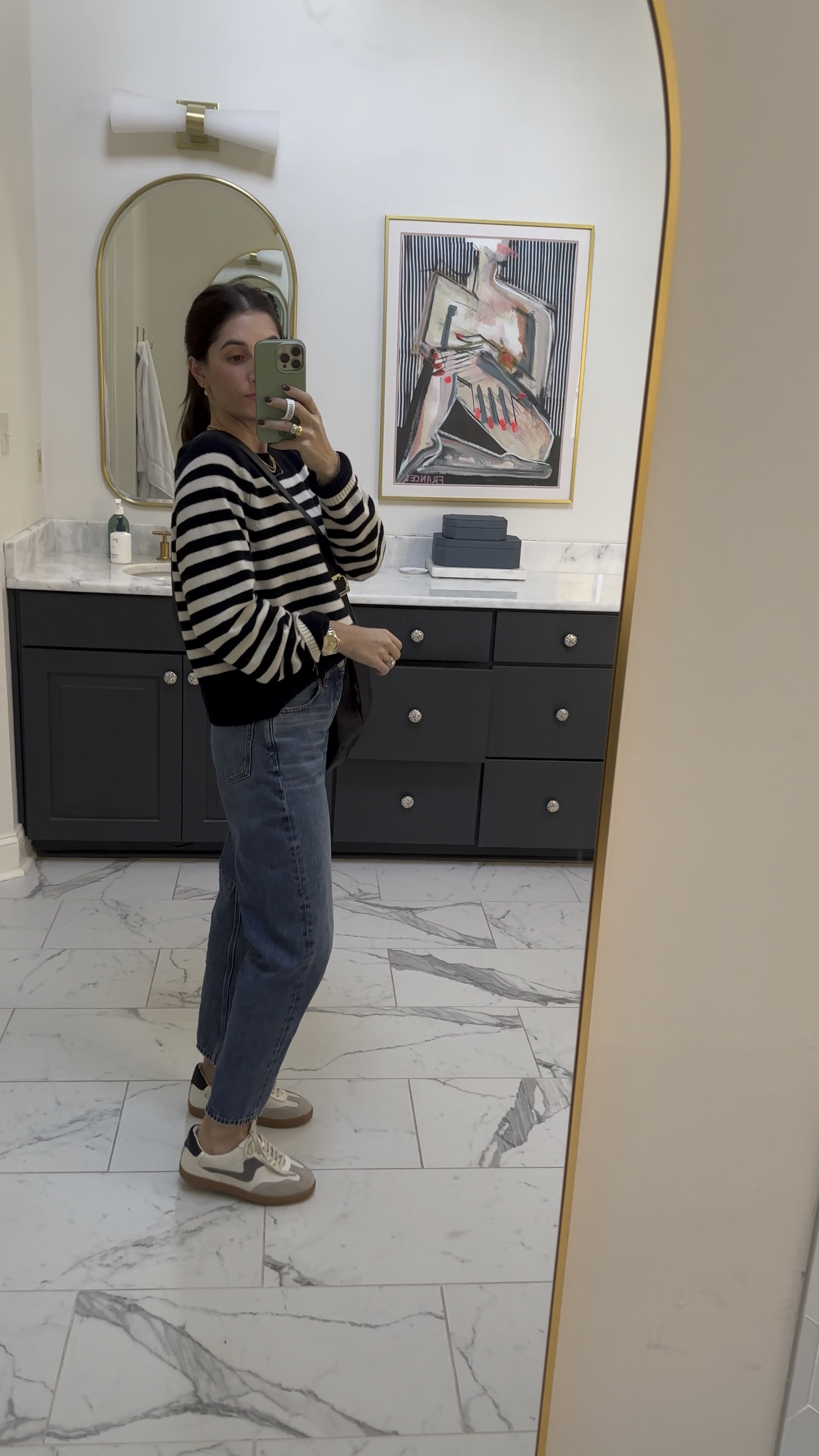 Sunday errands OOTD 

Sizing:
Jeans - one size down from my normal 
Sweater - small 
Sneakers - TTS


#LTKFindsUnder100 #LTKSeasonal