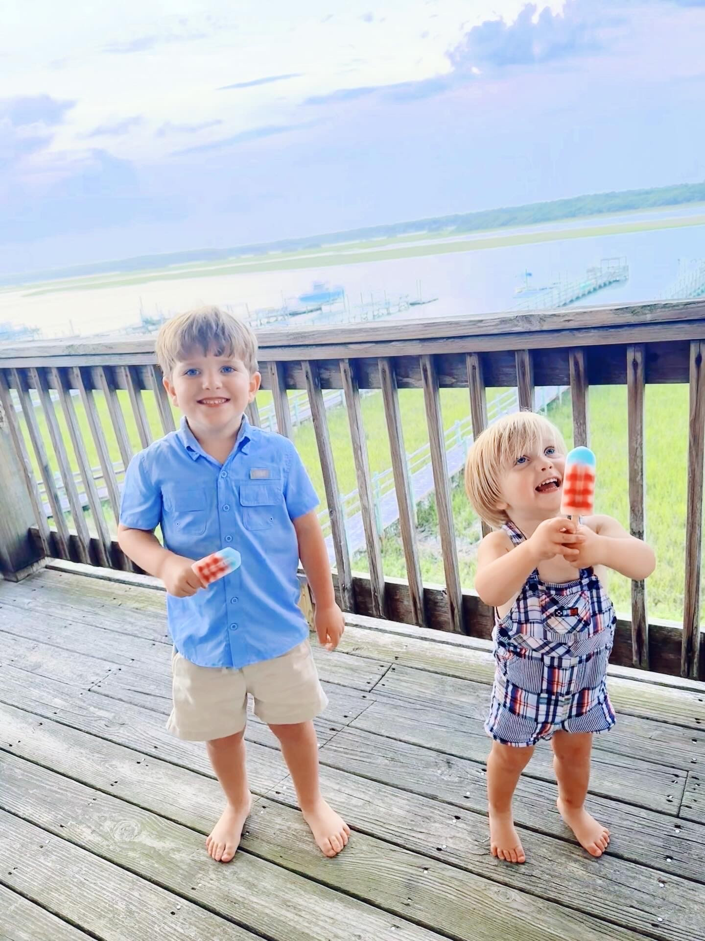 Hellooooo Fourth of July 🇺🇸 slash Americana ❤️🤍💙 beach week!!! 🌊🤍🦀💙🌅❤️🐚🌾🏖️🐠🪸🏝️⛵️ #vacaytime #hellovacay #fullhearts #fourthofjulyatthebeachhouse #bestweekoftheyear
