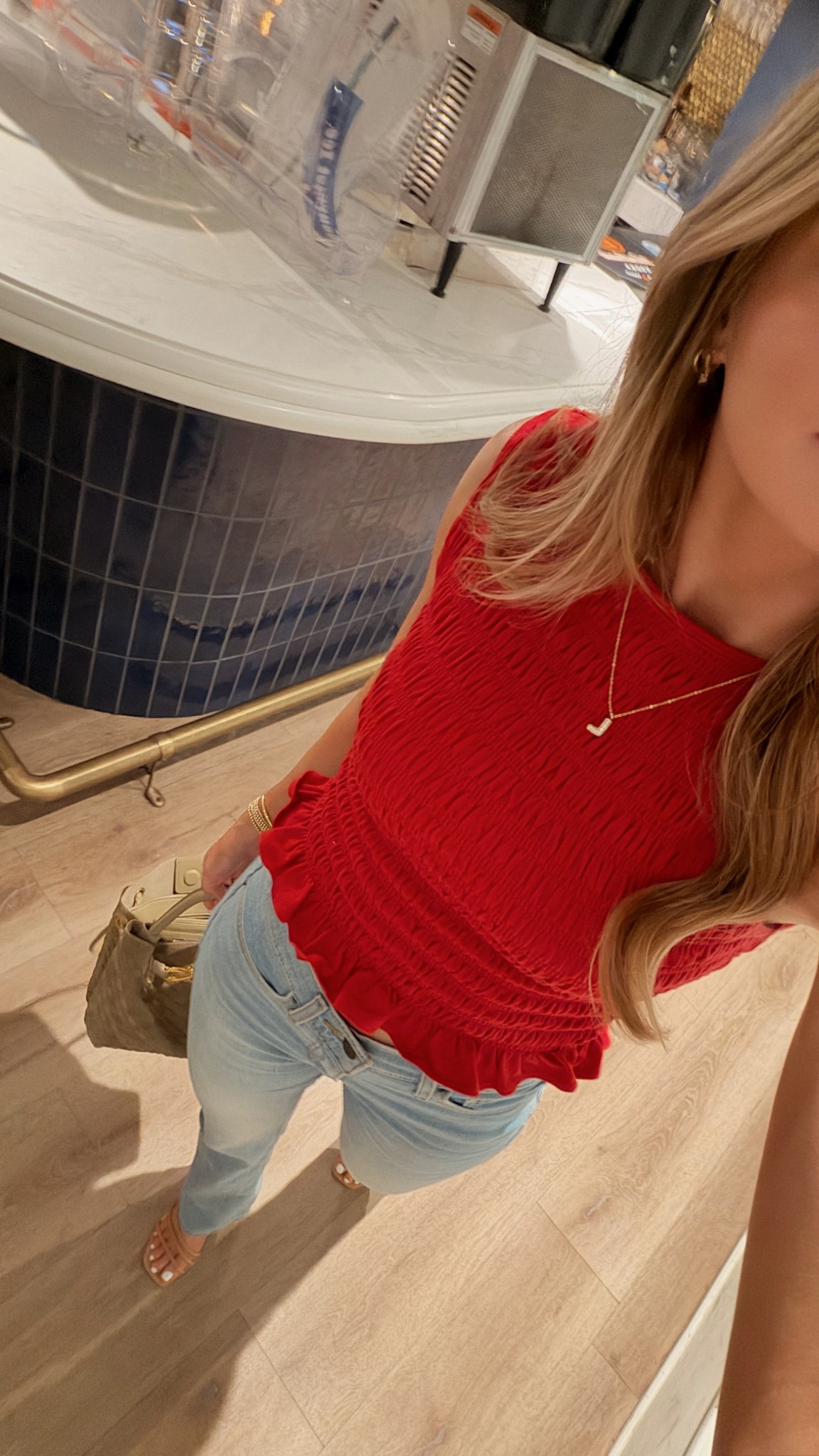 top: xs // jeans: 25