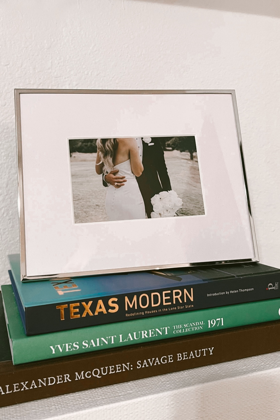 Loving these new picture frames from H&M! They’re gorgeous! #H&M #H&MHome #picture #pictureframes #homeframes #coffeebooks #decor #housedecor 

#LTKwedding #LTKstyletip #LTKhome
