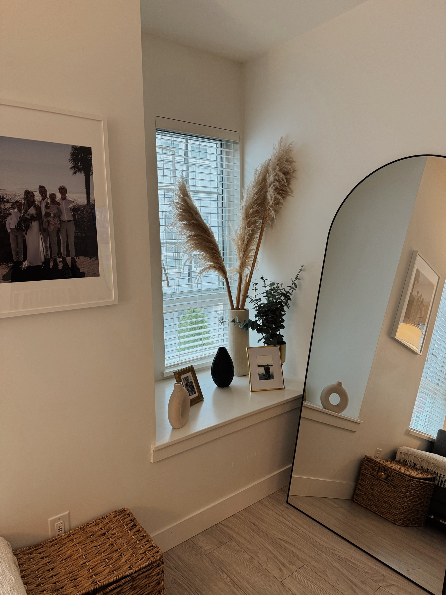 Black arched mirror! 

We bought the largest size and I’m obsessed! No distortion. Came packed so well. Zero flaws. 

#LTKcanada #LTKautumn