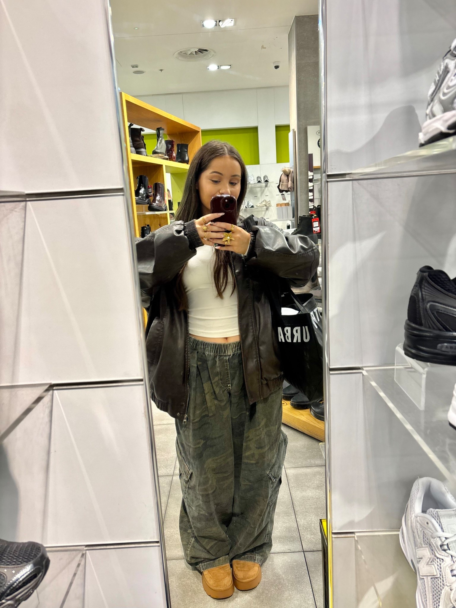 i got the trousers in a size M, and the top is from skims but I’ve linked a more affordable option too!

#LTKmidsize #LTKwinter #LTKuk