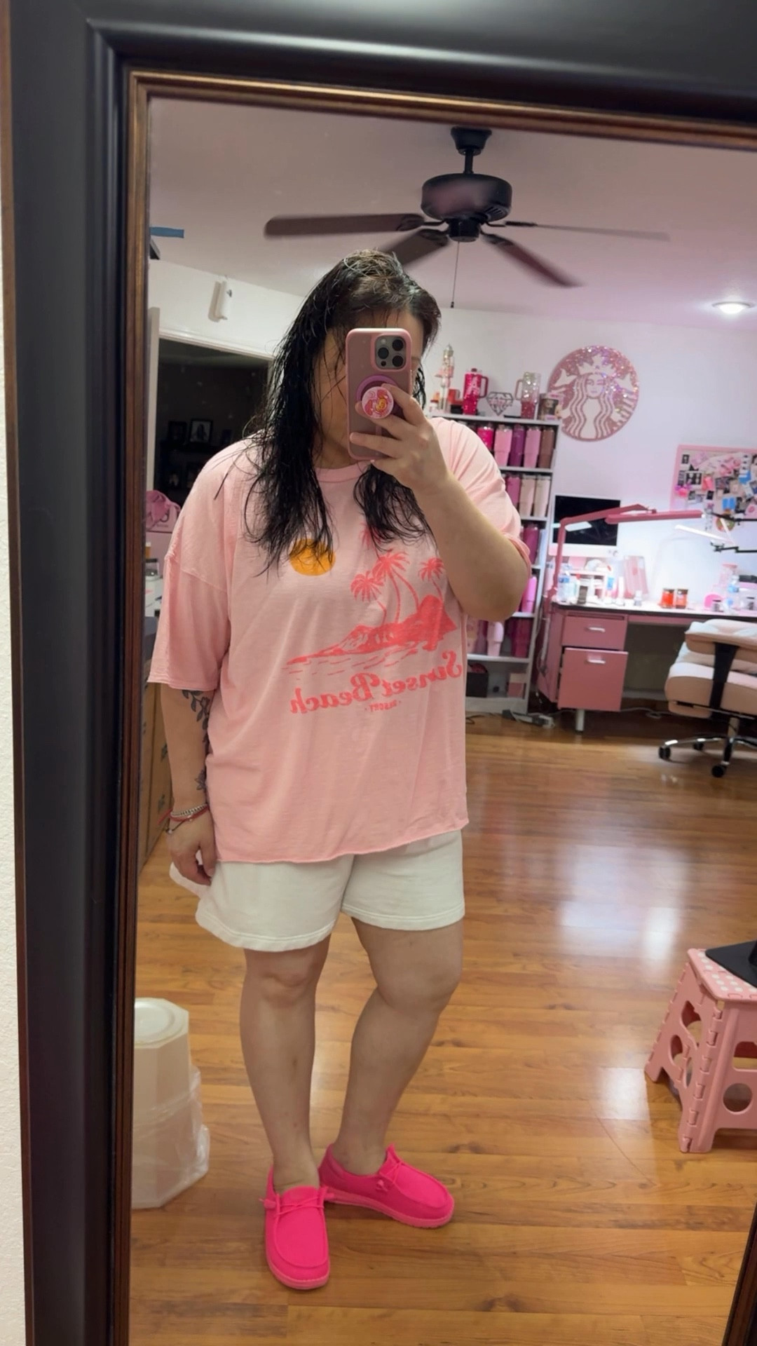 I’m beach ready! Feeling colorful today love wearing oversized tees from Aerie especially when I’m at home and want to feel comfortable and cozy! Paired it with my hot pink hey dudes! Let’s gooooo 

The fit maybe from a few years back but I’ve linked similar items just different designs 