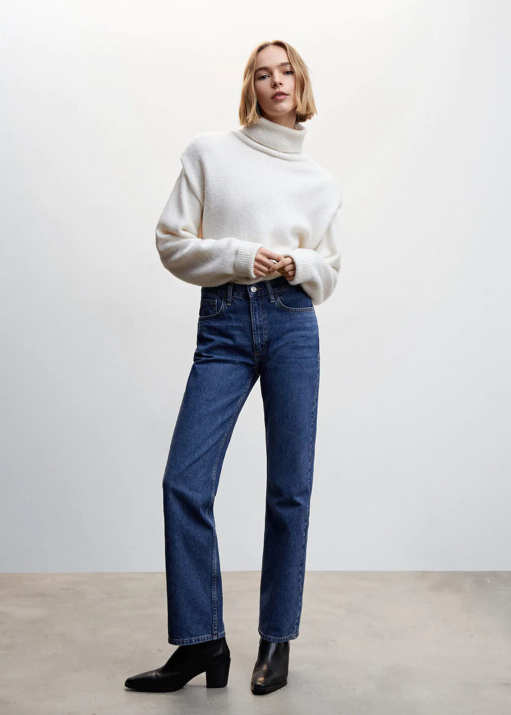 Mid-rise straight jeans | MANGO (US)