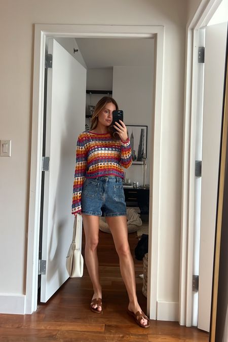 Casual colorful outfit - i wear a white bandeau / bikini top under this top