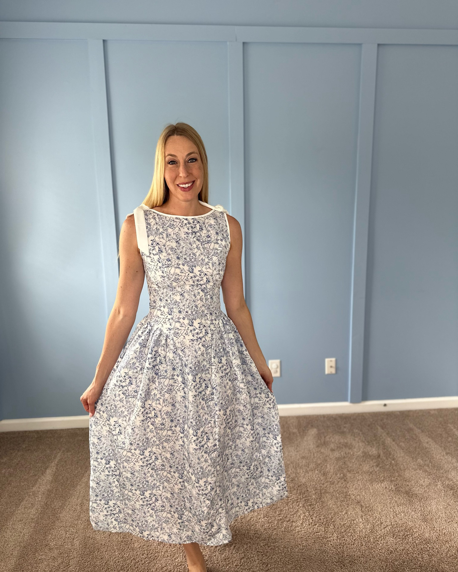 Cottage core summer dream dress 
👗 a beautiful dress for picnics, brunch and even weddings 
Wearing small, fits tts
