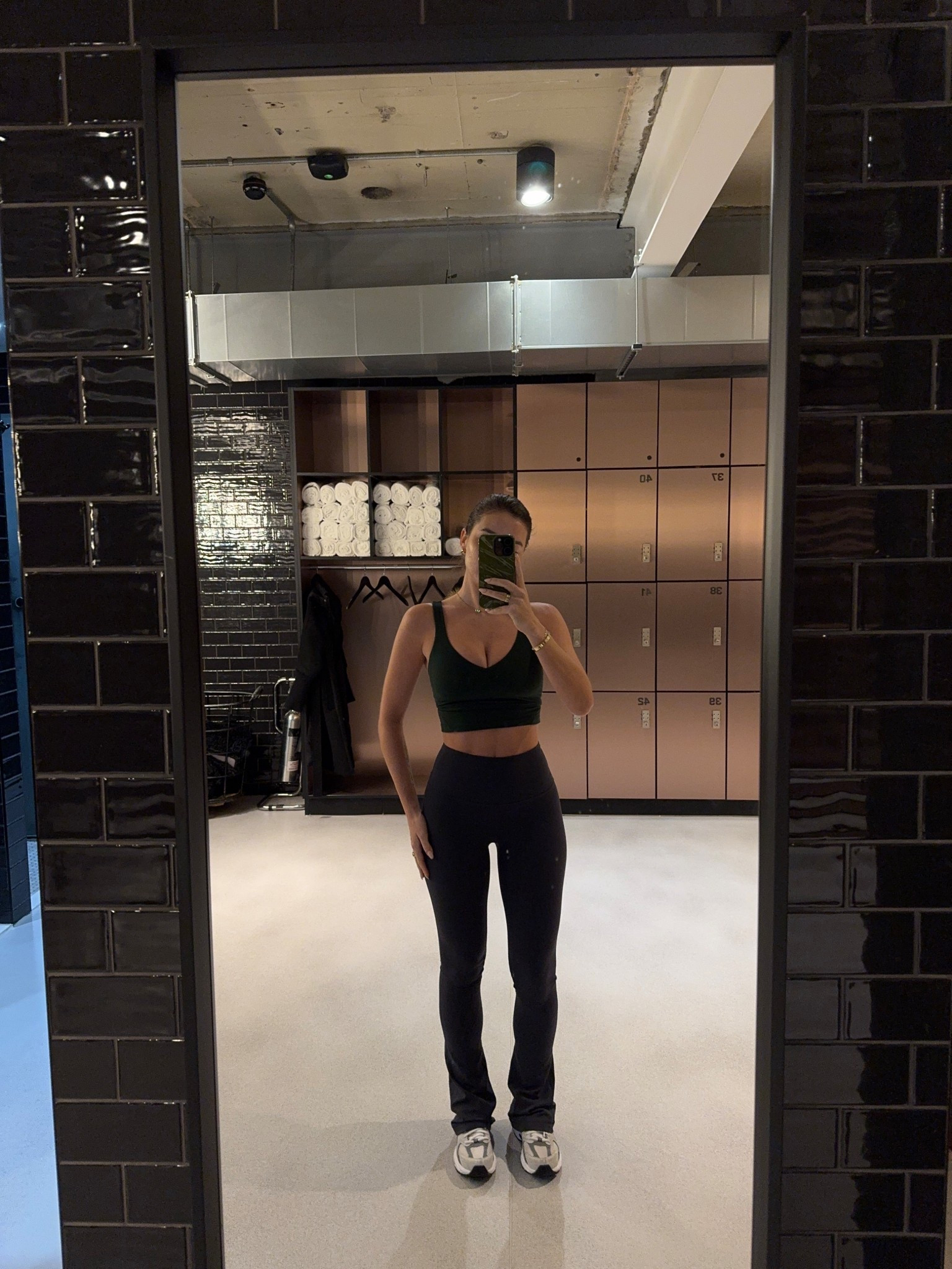 Gym wear lulu lemon new balance active wear Pilates 
