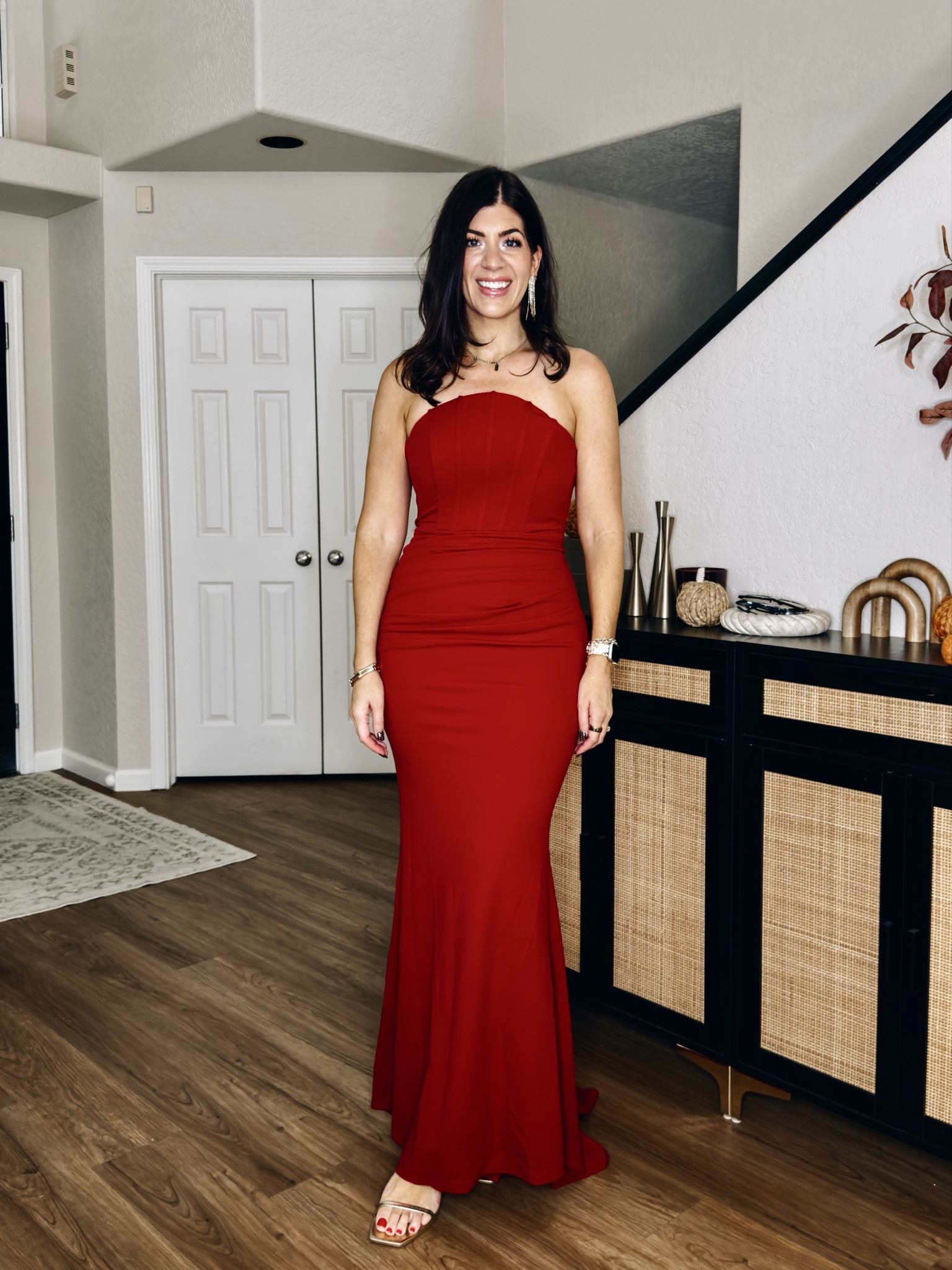 In a medium evening dress 

#LTKTall #LTKWorkwear #LTKMidsize