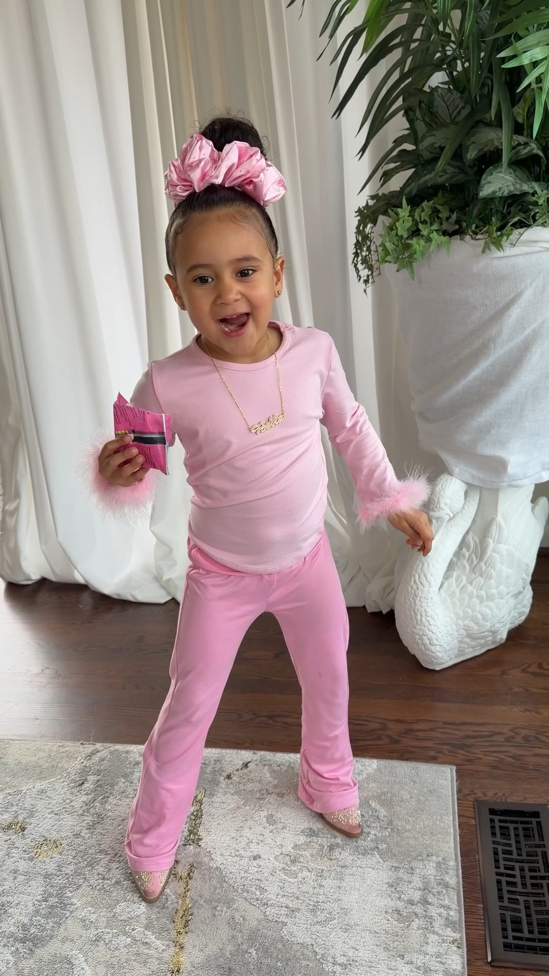 Bella’s #Ootd pink everything!!!! 💕💕💕


Little girl’s outfit ideas 

#LTKdayinmylife #LTKmomlife #LTKKids