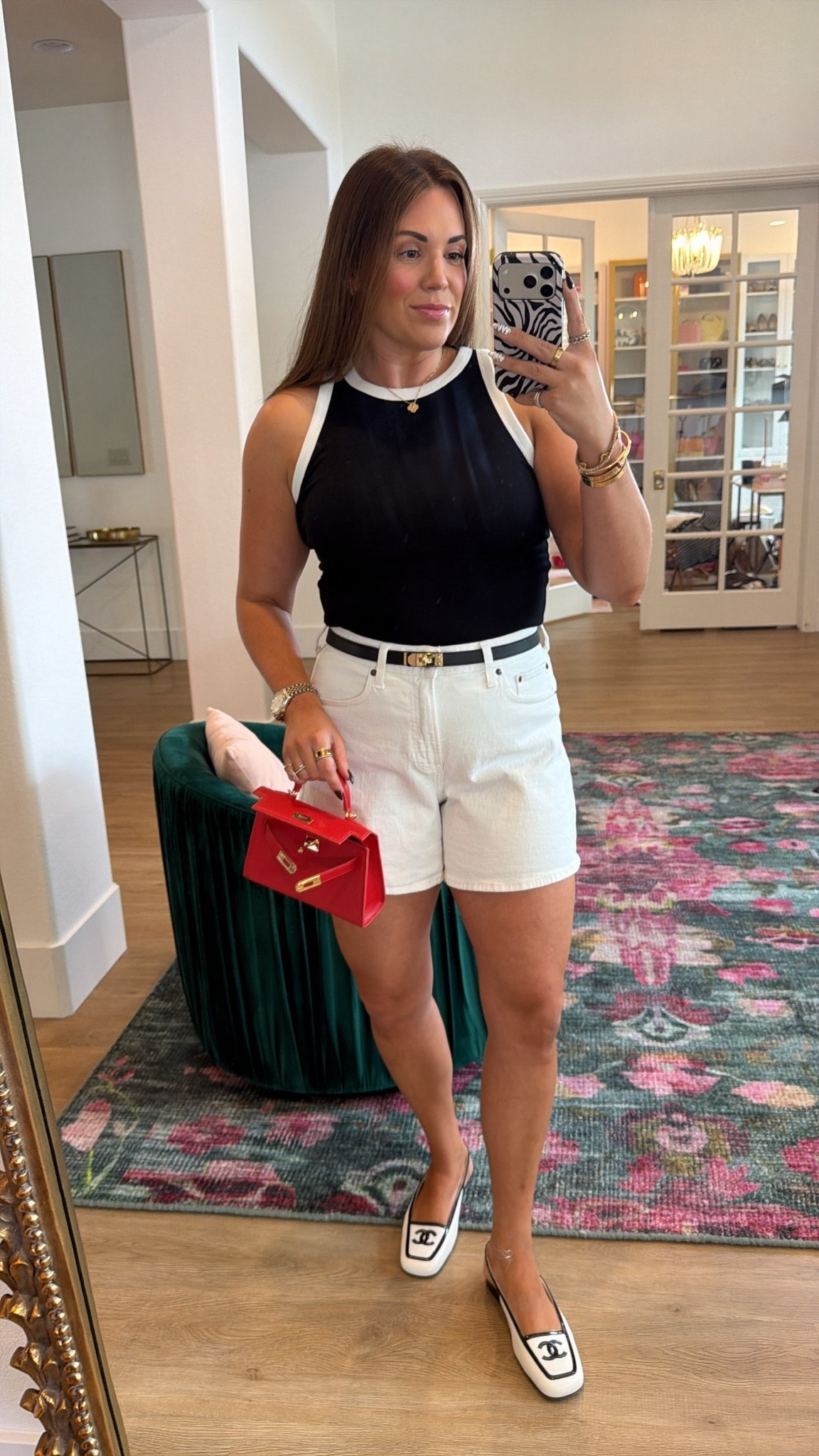 curvy midsize black and white outfit! wearing size medium in tank and 30 in white denim shorts 🖤🤍

#LTKSeasonal #LTKMidsize